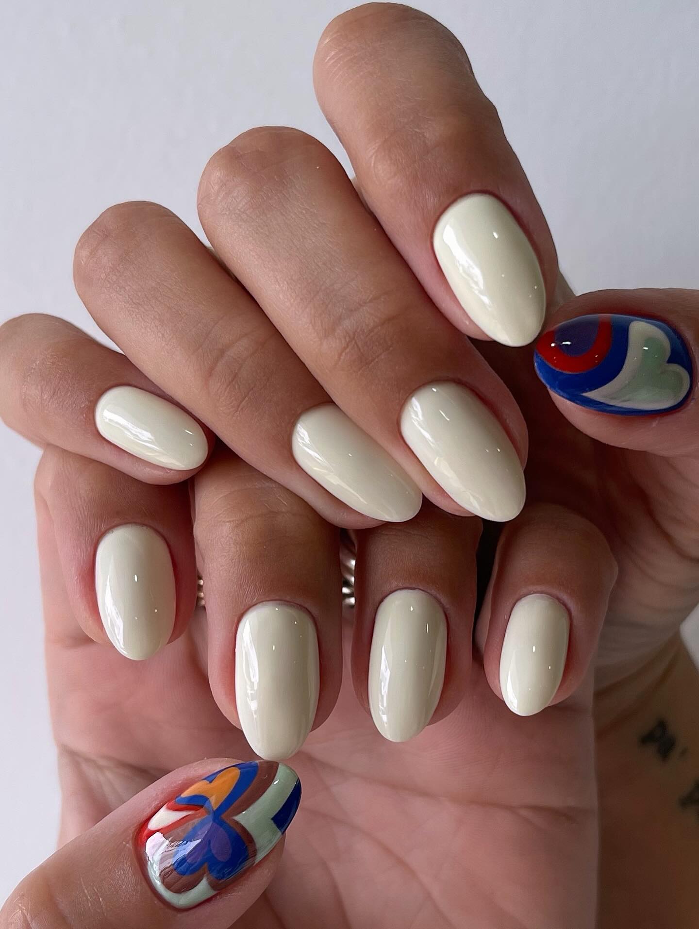 Нежные цвета для ногтей, которые выглядят свежо и дорого