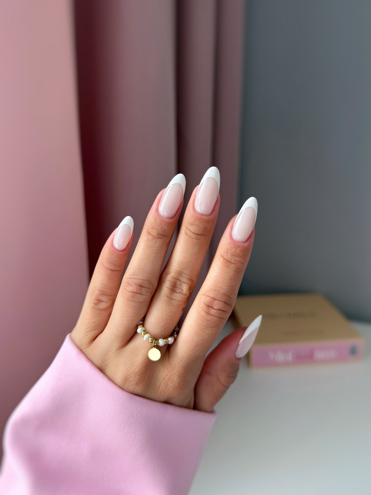 Весенний френч: 7 обновлений, которые делают его дороже