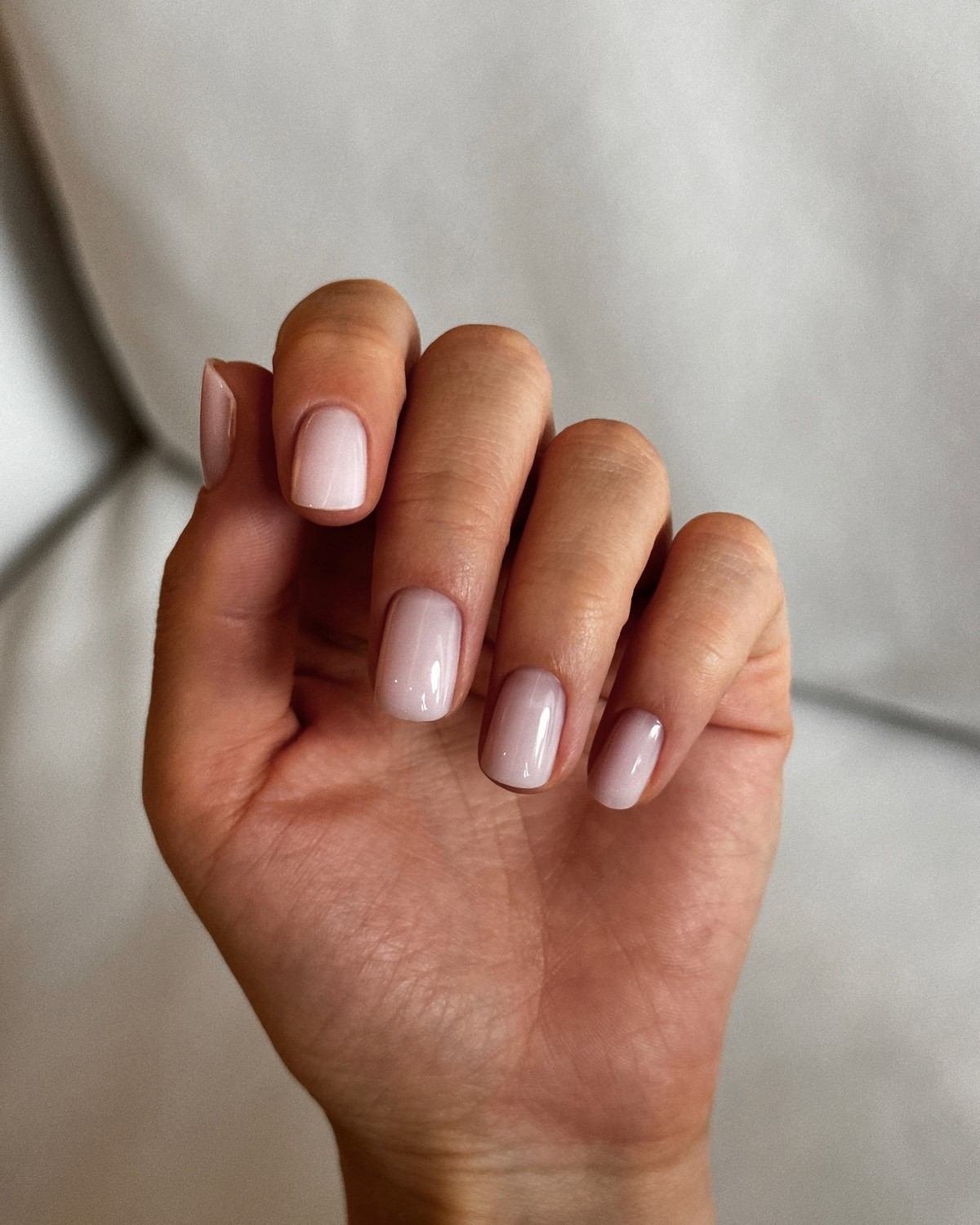 Эти весенние оттенки делают руки ухоженными без дизайна