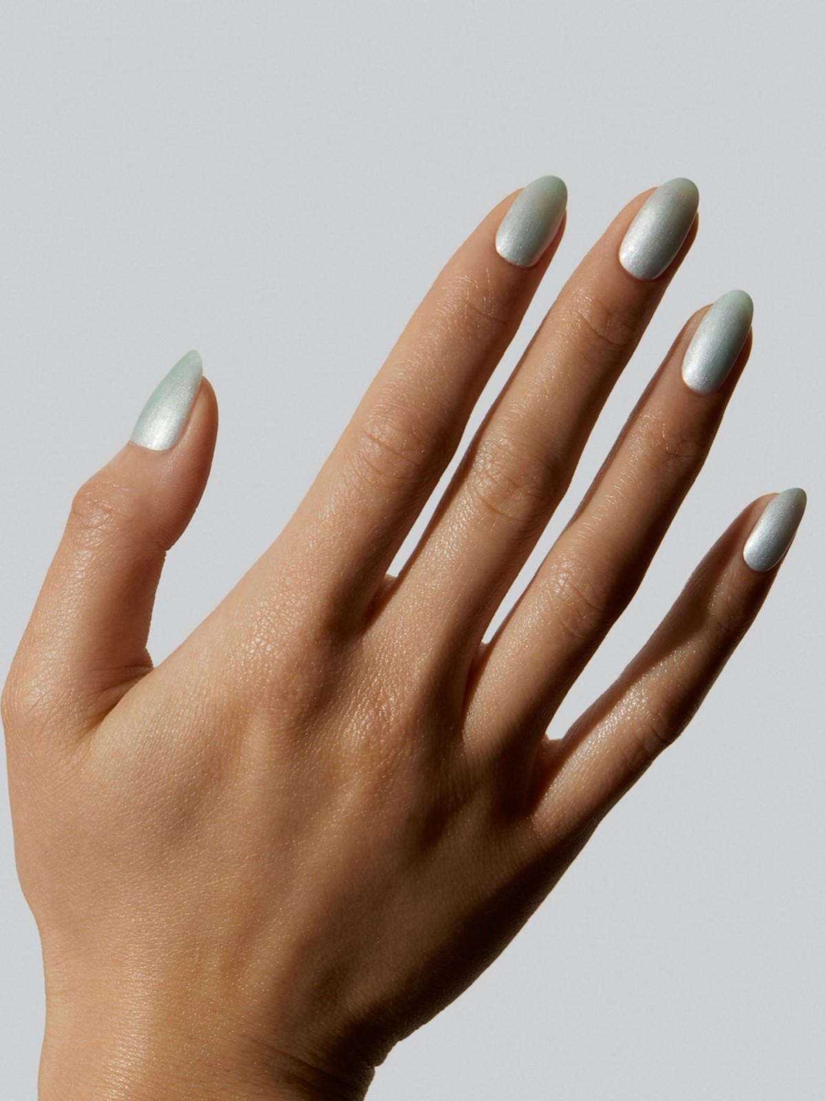 Эти формы ногтей визуально удлиняют пальцы и стройнят руки