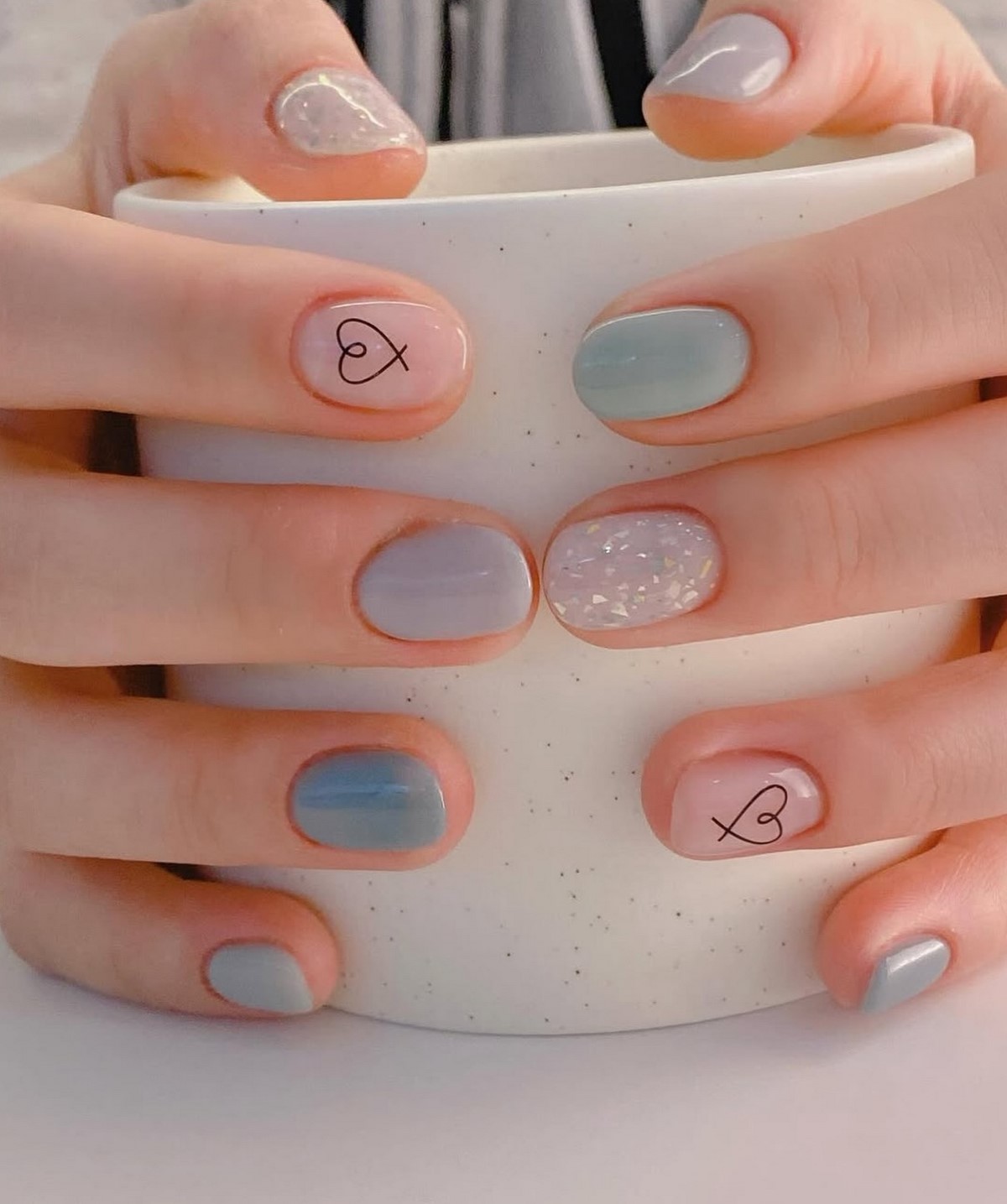 Эти оттенки идеально смотрятся на коротких ногтях