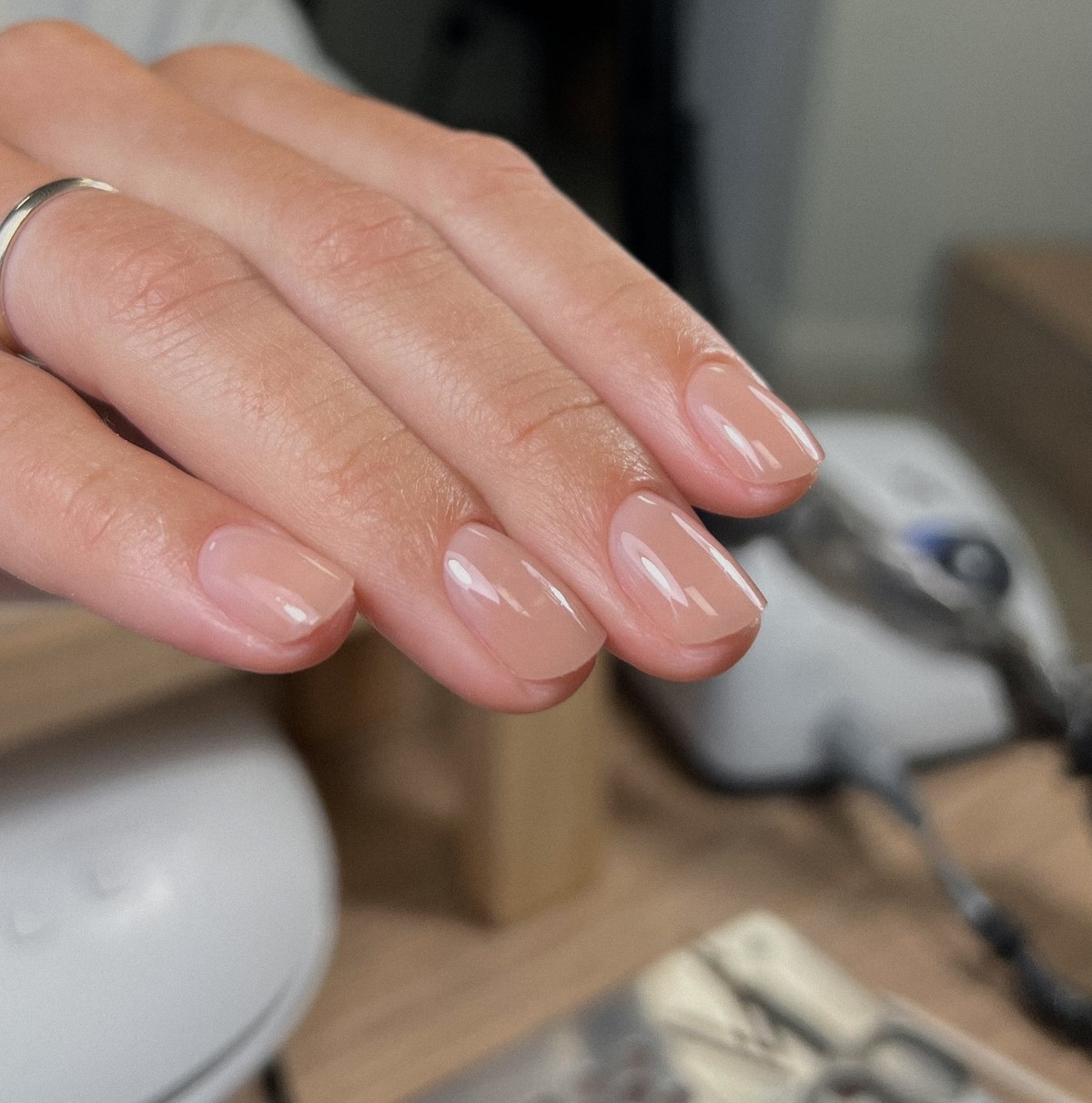 ΠΠΎΡΠ΅ΠΌΡ ΠΌΠ°Π½ΠΈΠΊΡΡ Π΄Π΅ΡΠΆΠΈΡΡΡ ΠΌΠ΅Π½ΡΡΠ΅ Π²Π΅ΡΠ½ΠΎΠΉ ΠΈ ΡΡΠΎ Ρ ΡΡΠΈΠΌ Π΄Π΅Π»Π°ΡΡ