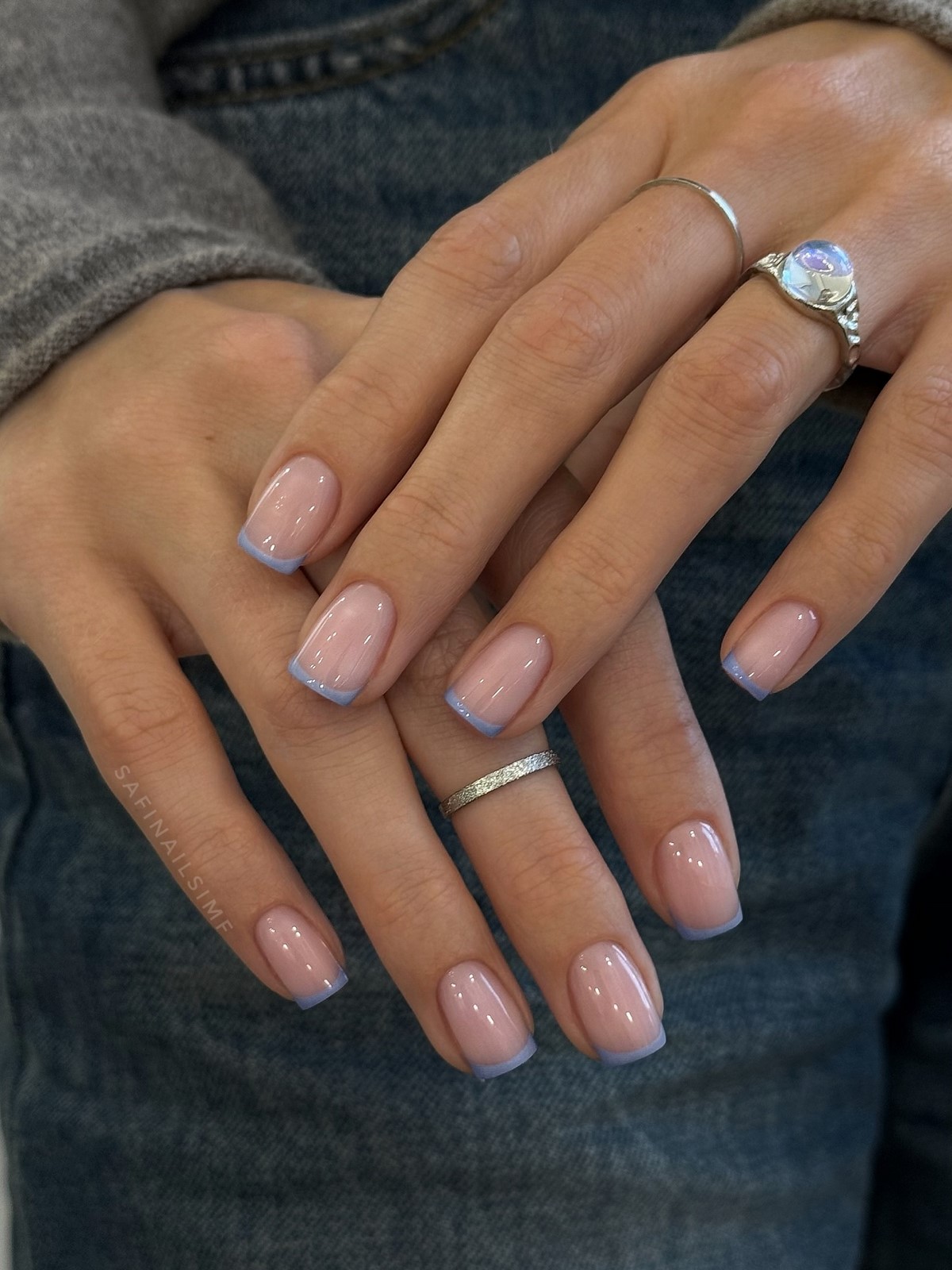 Микрофренч этой весны: тонкая линия, которая меняет весь маникюр