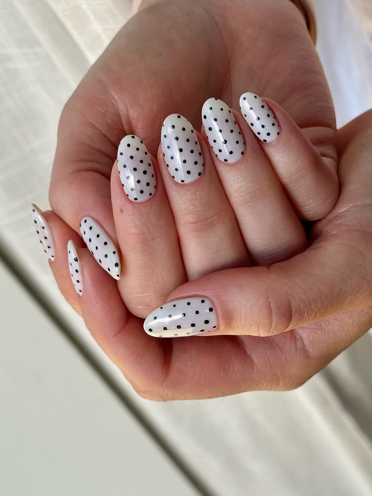 Polka Dots nails весной 2026: самый игривый тренд маникюра, который стал универсальным