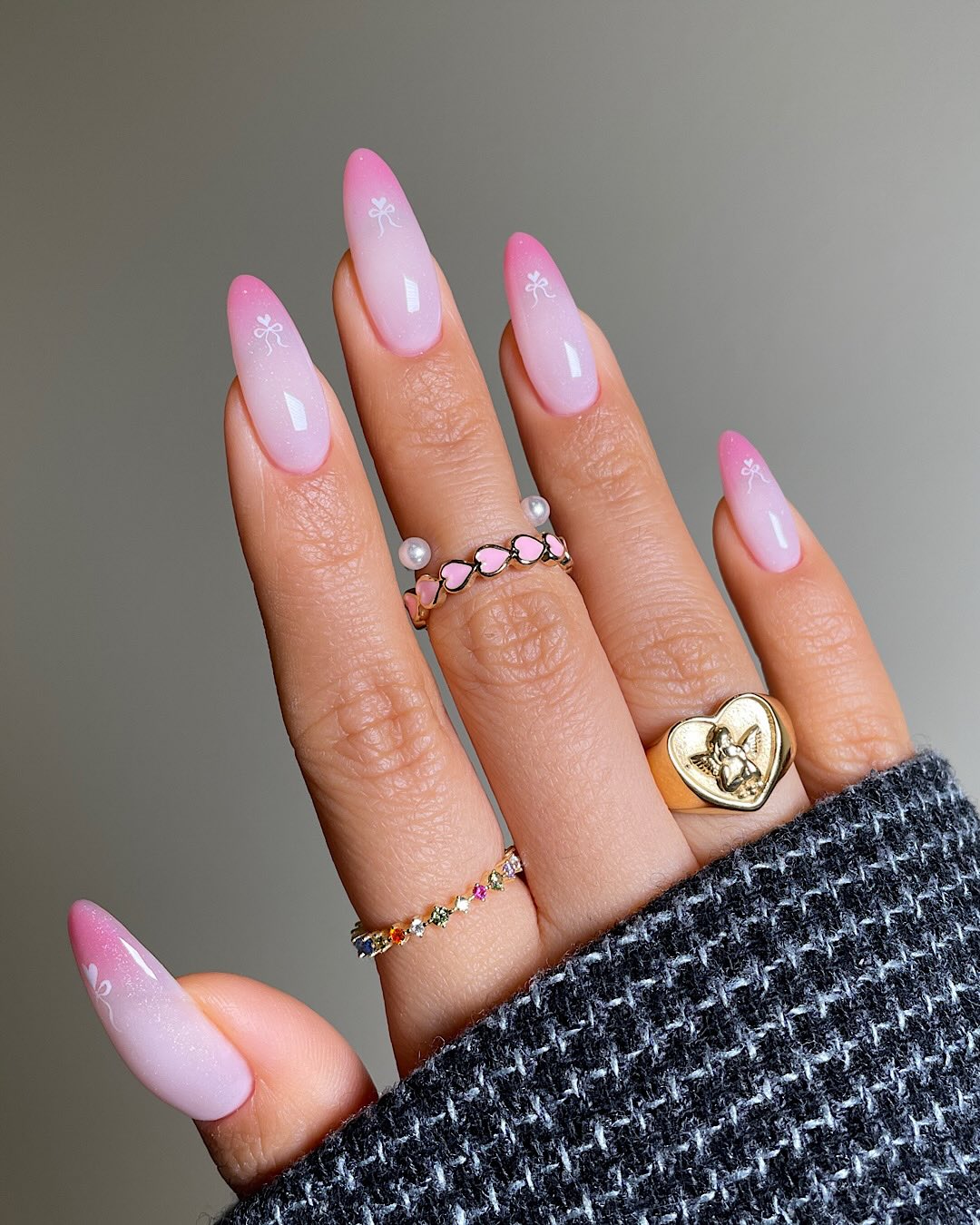 Нежные цвета для ногтей, которые выглядят свежо и дорого