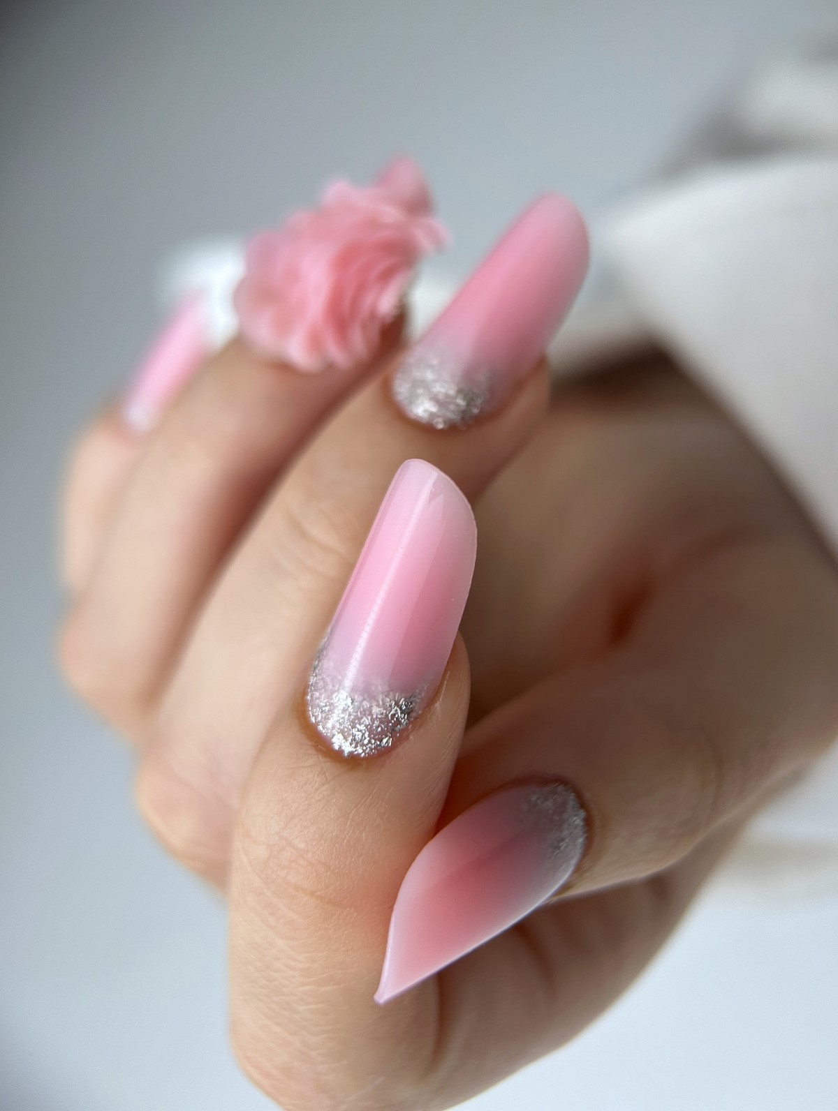 Пастельный маникюр весны 2026: красивые оттенки и дизайны