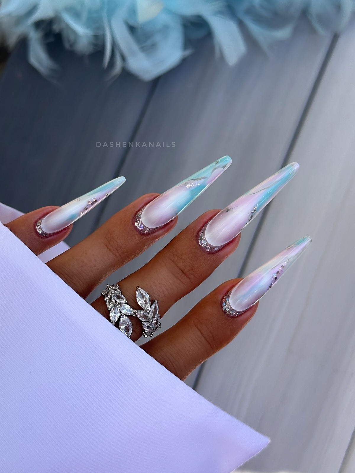 Эти формы ногтей визуально удлиняют пальцы и стройнят руки