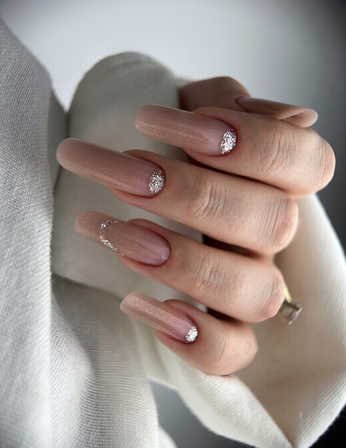 Эти формы ногтей визуально удлиняют пальцы и стройнят руки