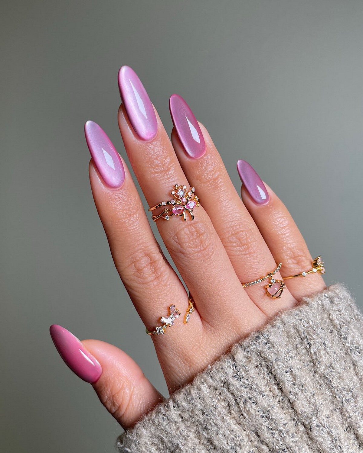 Эти формы ногтей визуально удлиняют пальцы и стройнят руки