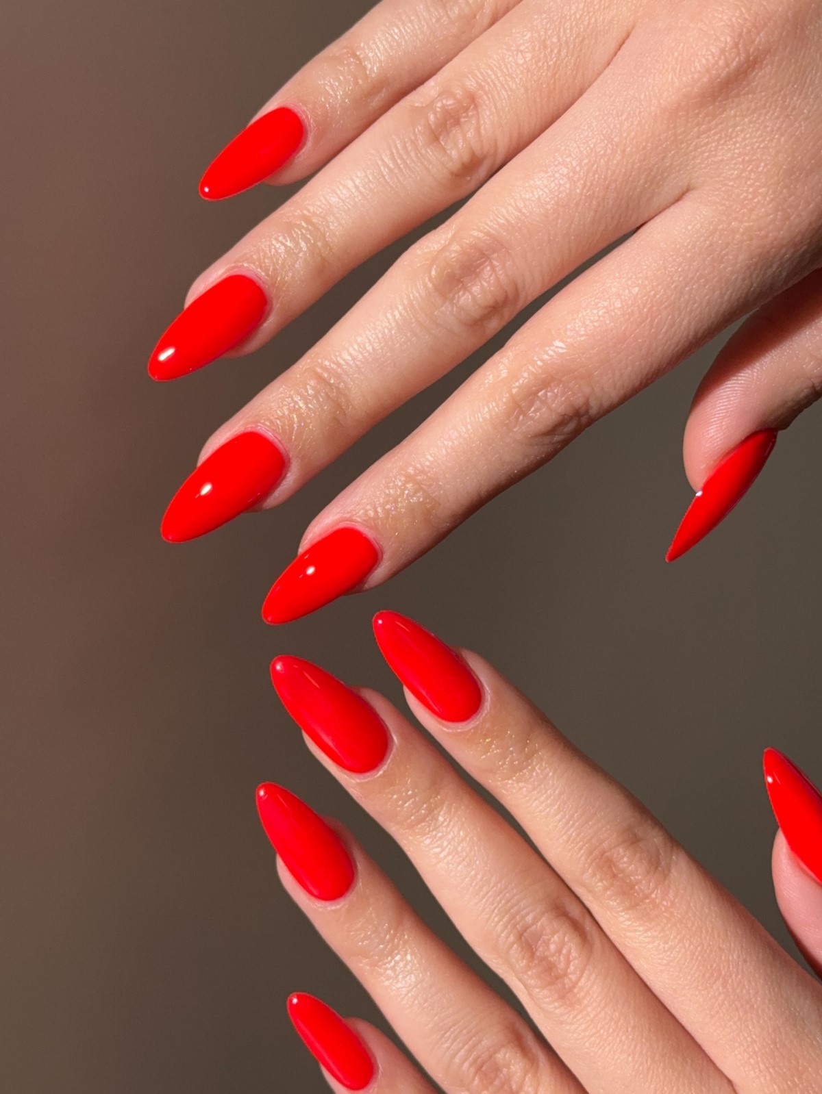 Эти формы ногтей визуально удлиняют пальцы и стройнят руки
