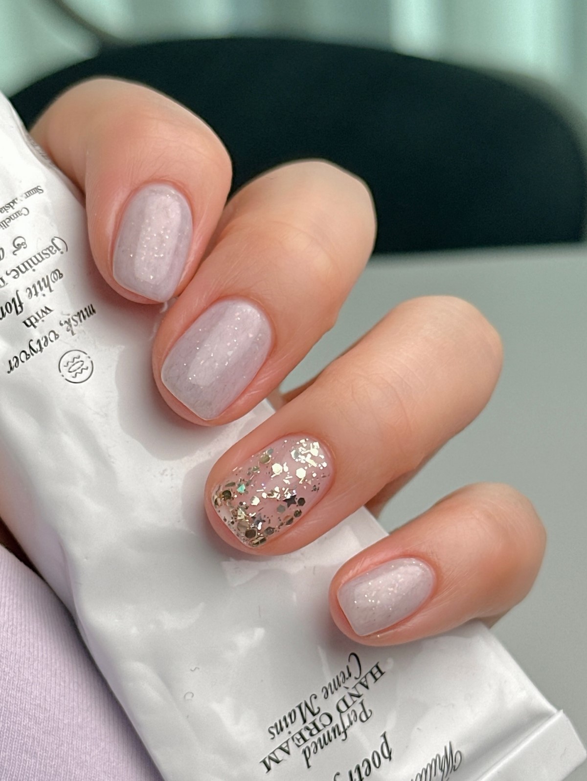 Эти оттенки идеально смотрятся на коротких ногтях