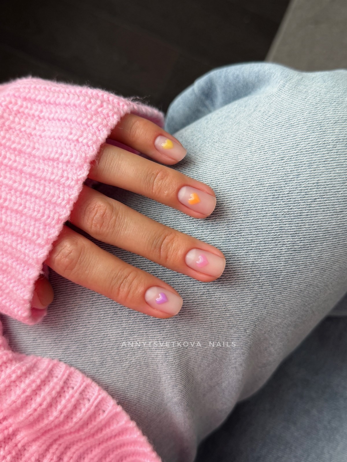 Эти оттенки идеально смотрятся на коротких ногтях