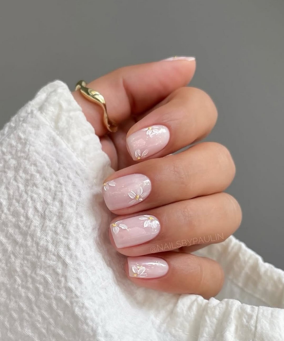 Эти оттенки идеально смотрятся на коротких ногтях