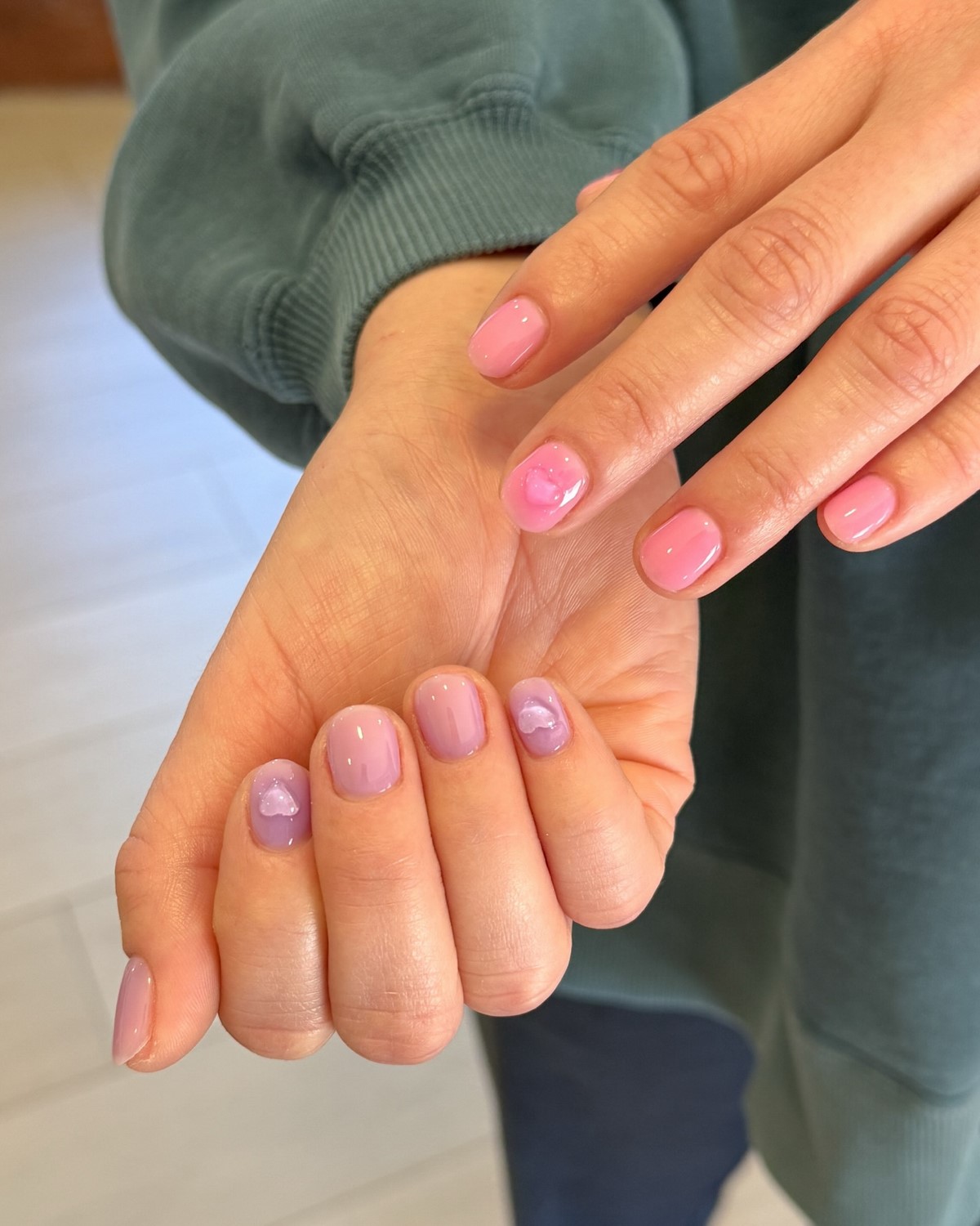 Эти оттенки идеально смотрятся на коротких ногтях