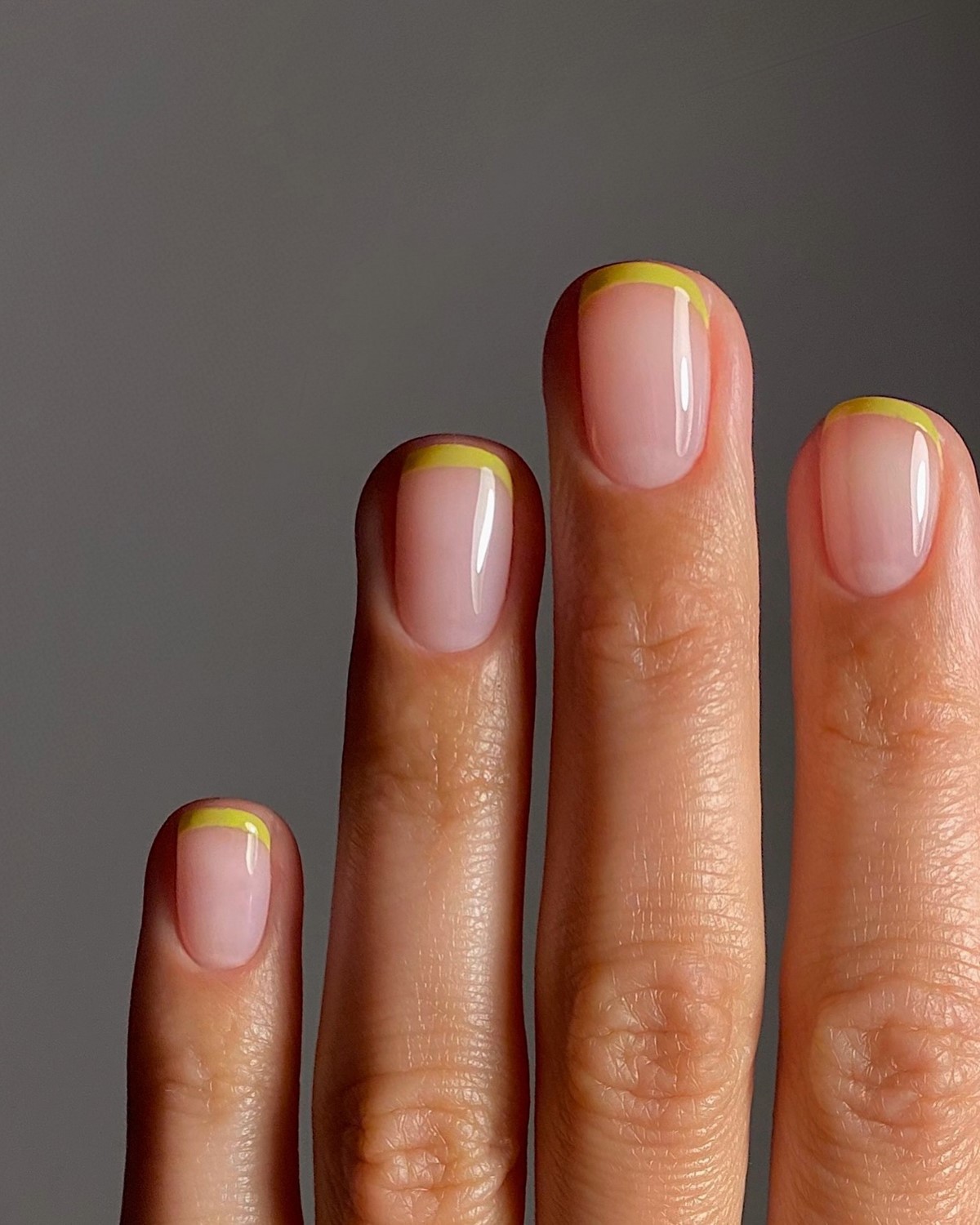 Маникюр на весну 2026: самые модные новинки сезона