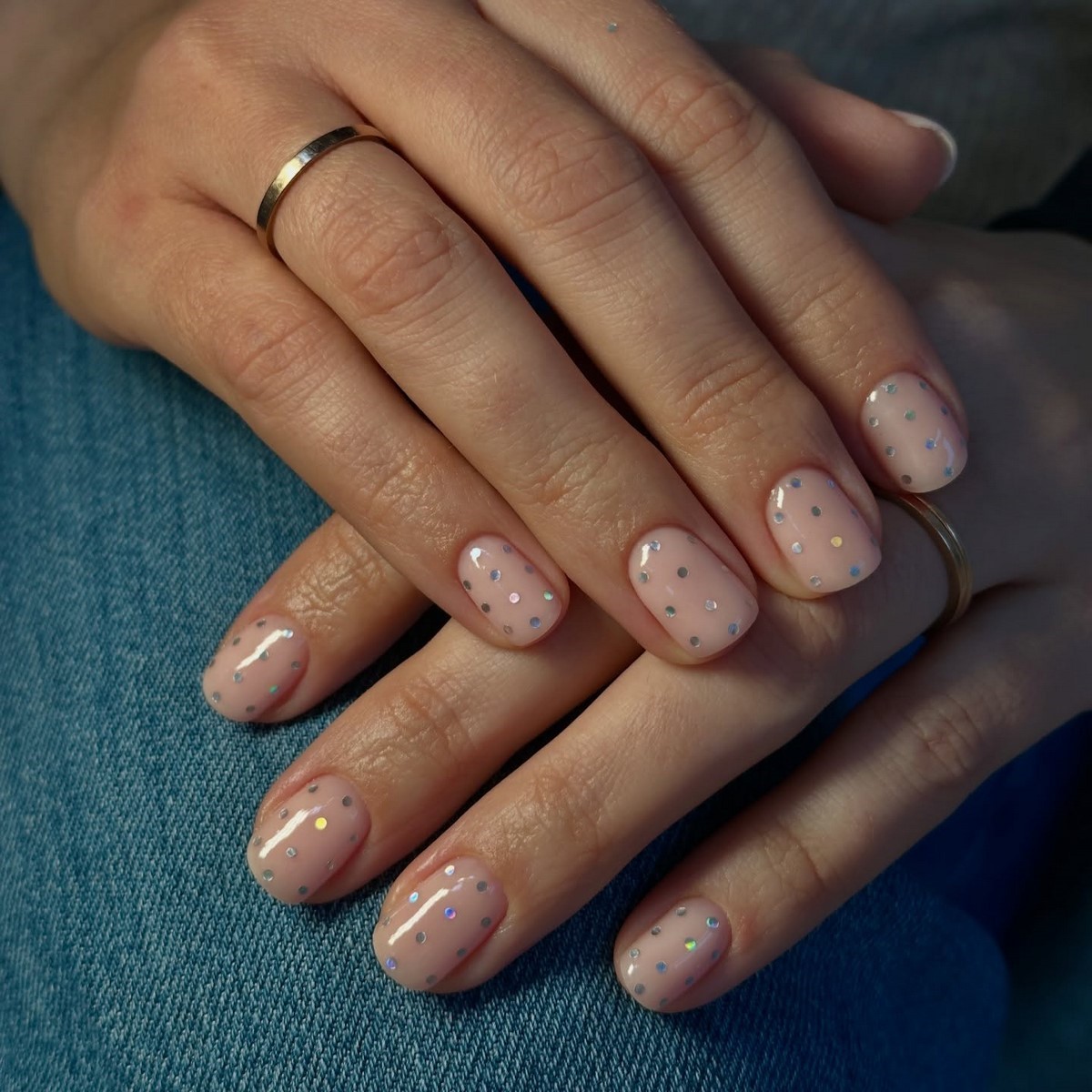 Polka Dots nails весной 2026: самый игривый тренд маникюра, который стал универсальным