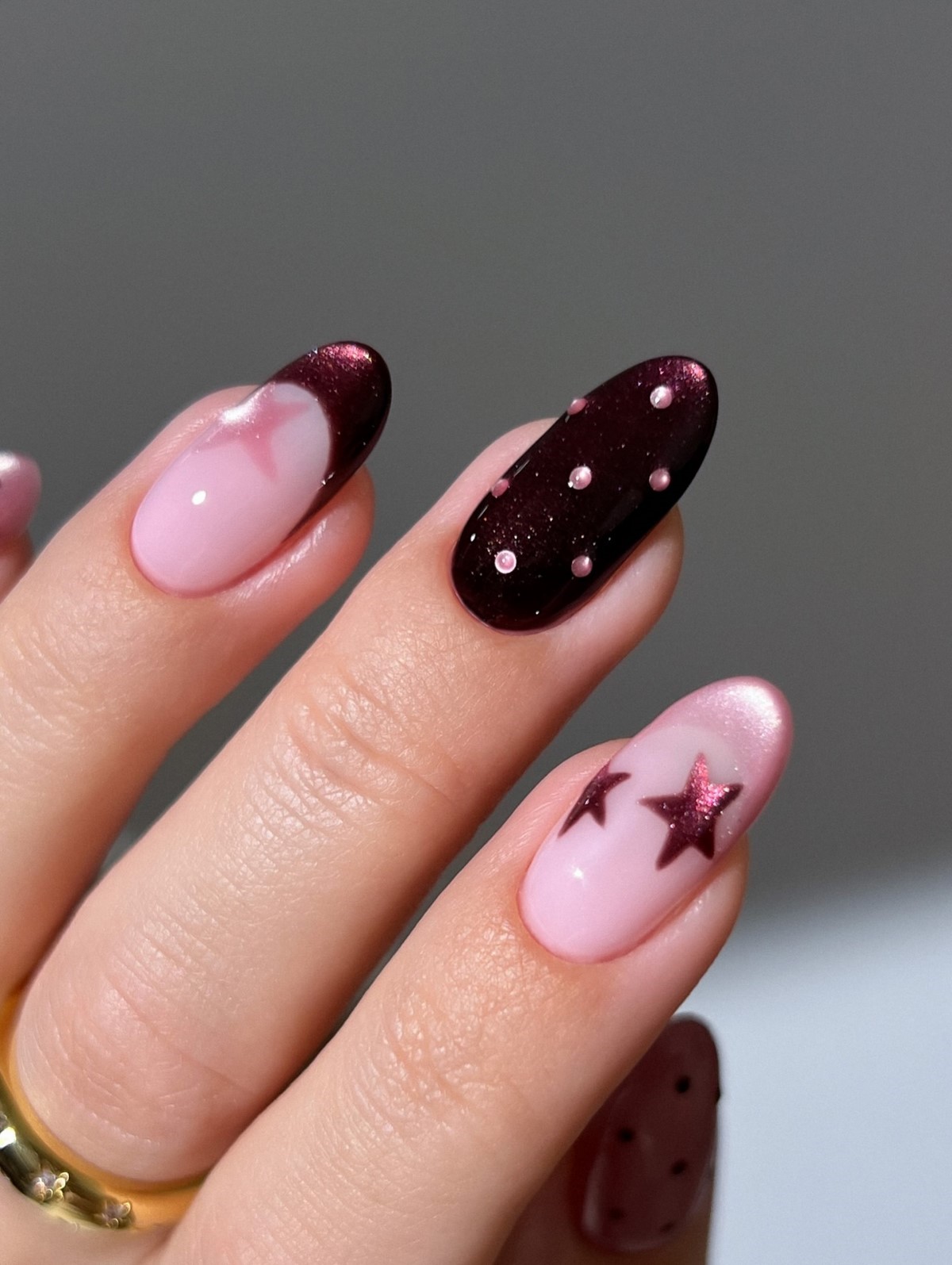 Polka Dots nails весной 2026: самый игривый тренд маникюра, который стал универсальным