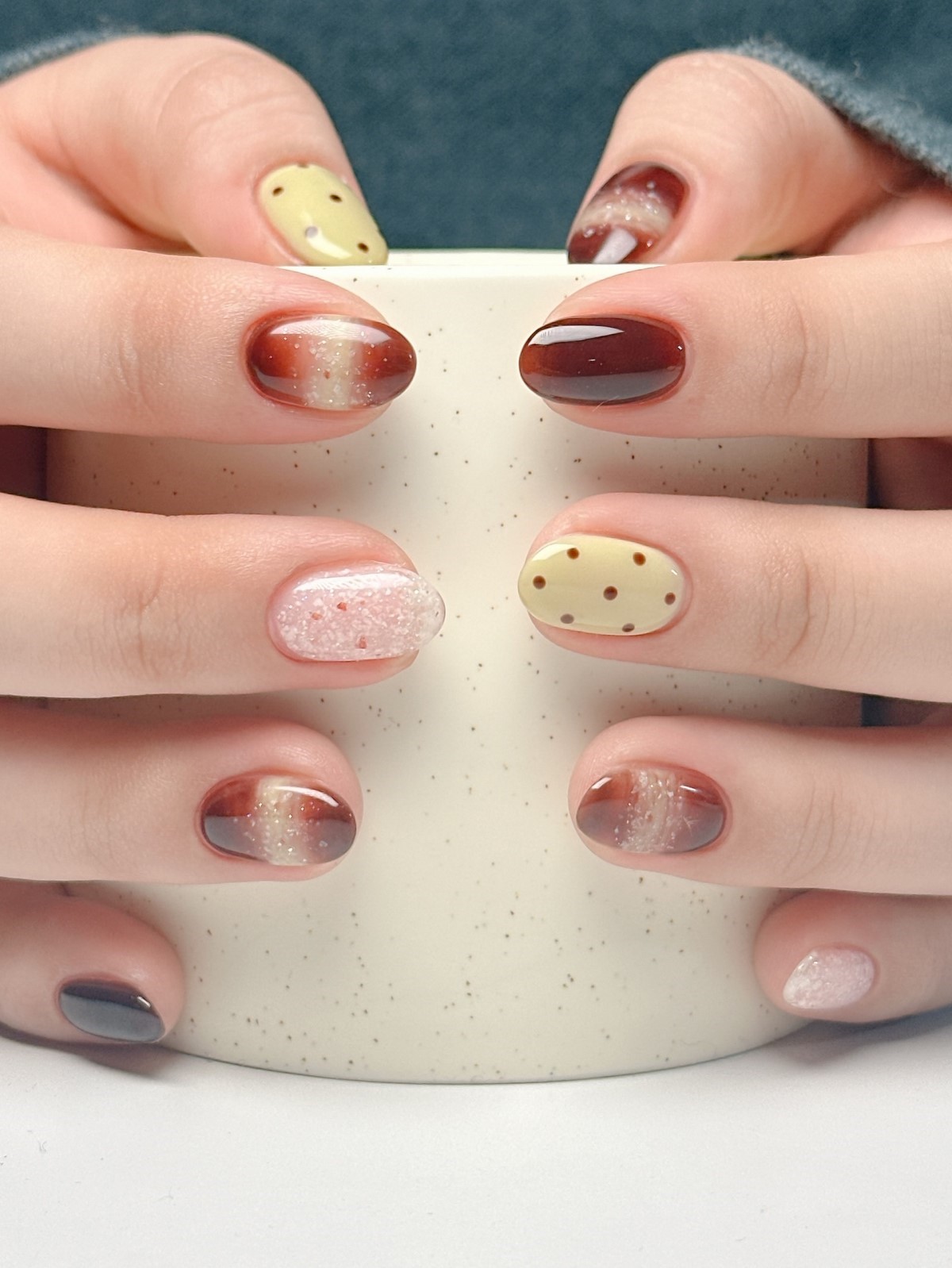 Polka Dots nails весной 2026: самый игривый тренд маникюра, который стал универсальным