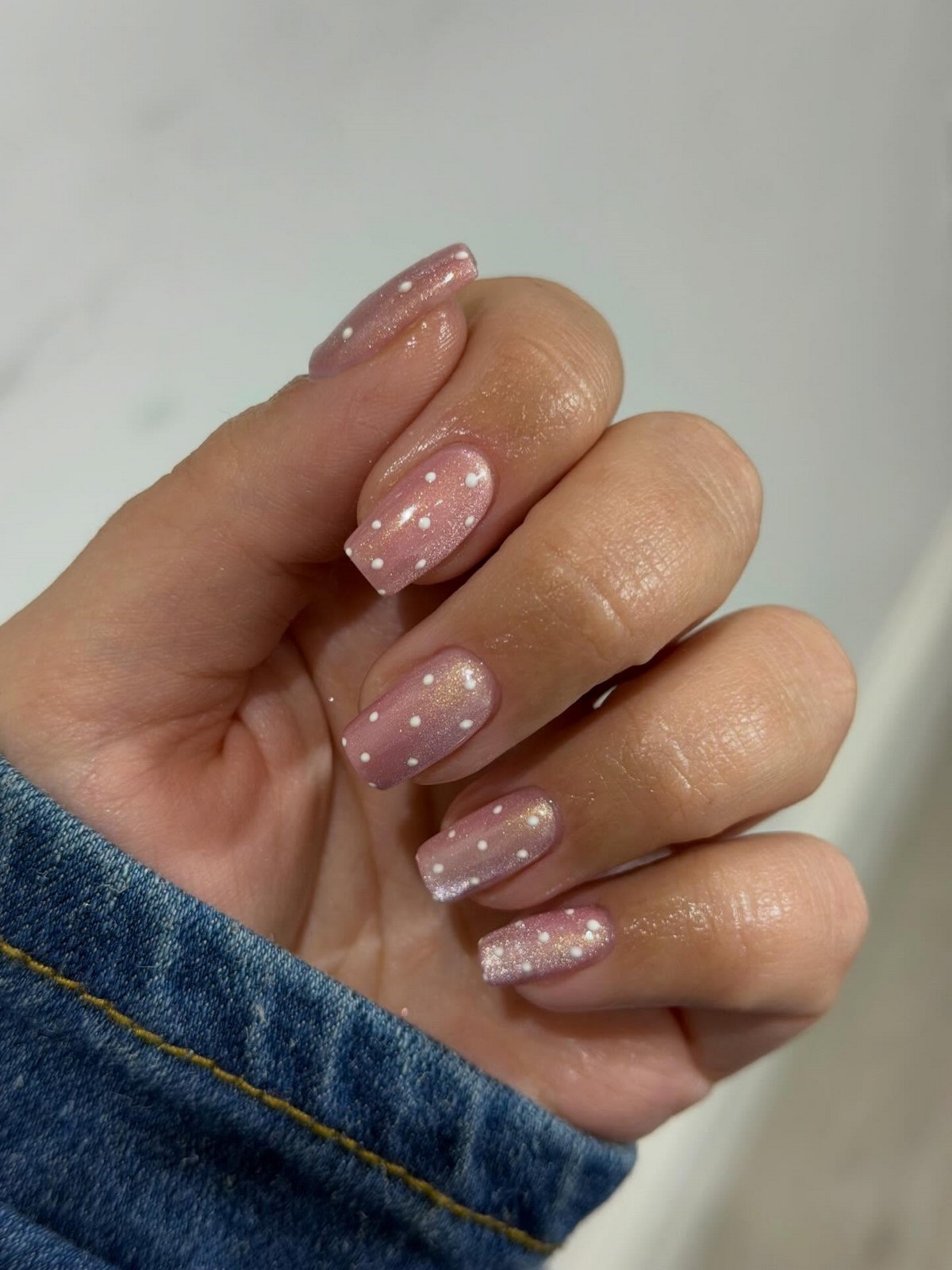 Polka Dots nails весной 2026: самый игривый тренд маникюра, который стал универсальным