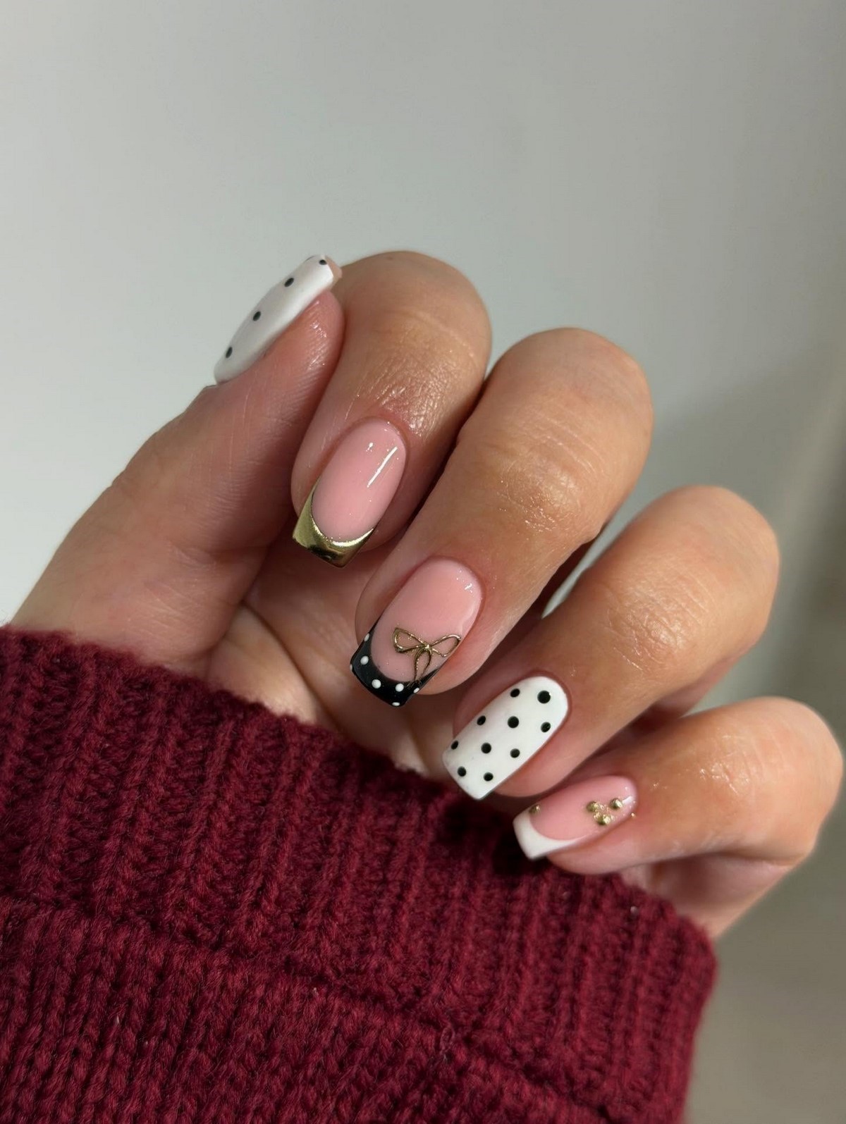Polka Dots nails весной 2026: самый игривый тренд маникюра, который стал универсальным
