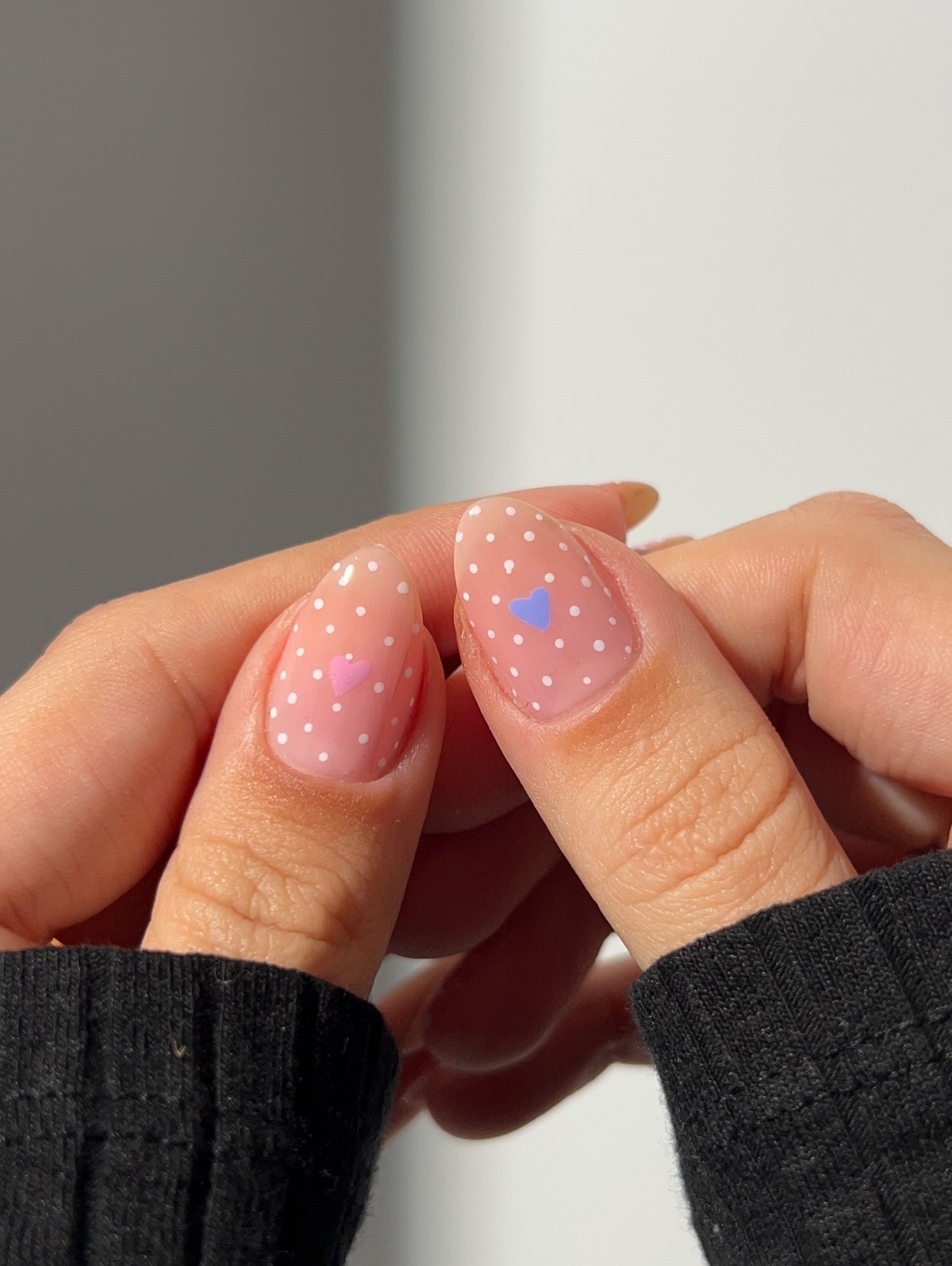 Polka Dots nails весной 2026: самый игривый тренд маникюра, который стал универсальным