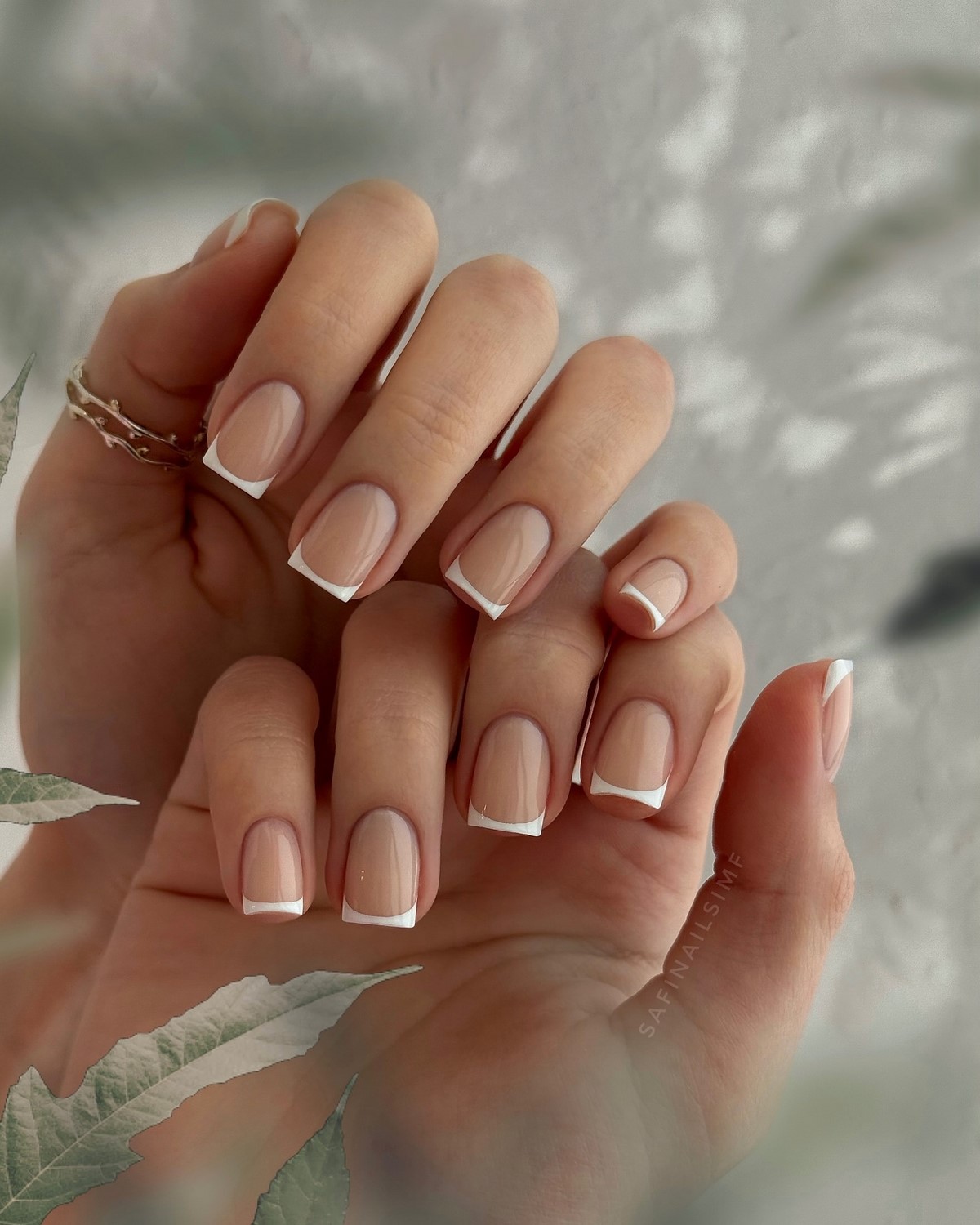 Микрофренч этой весны: тонкая линия, которая меняет весь маникюр