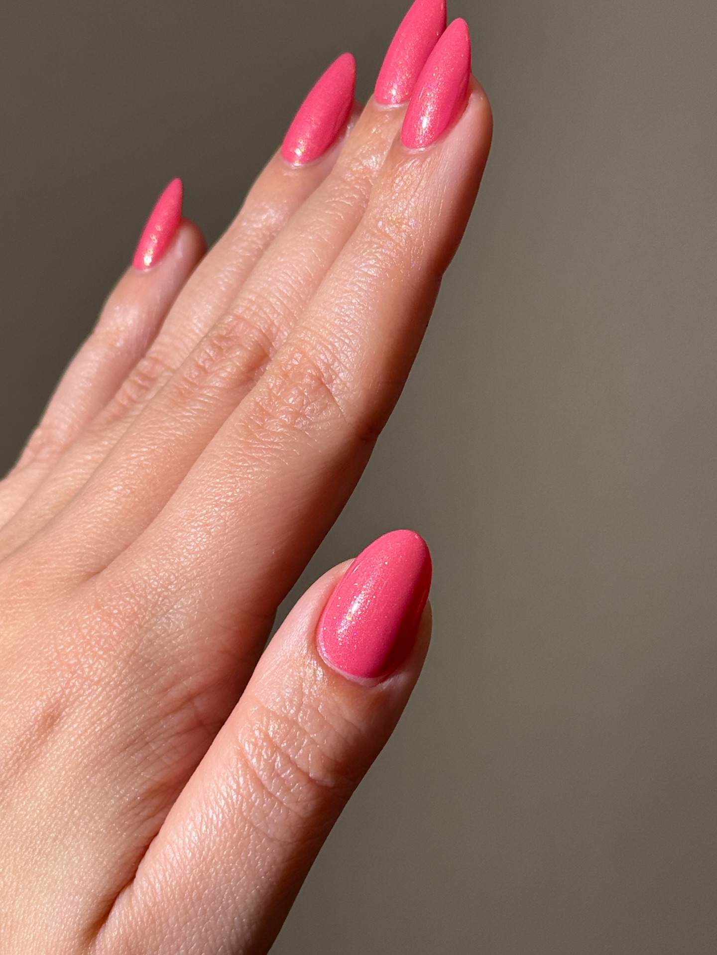 Нежные цвета для ногтей, которые выглядят свежо и дорого