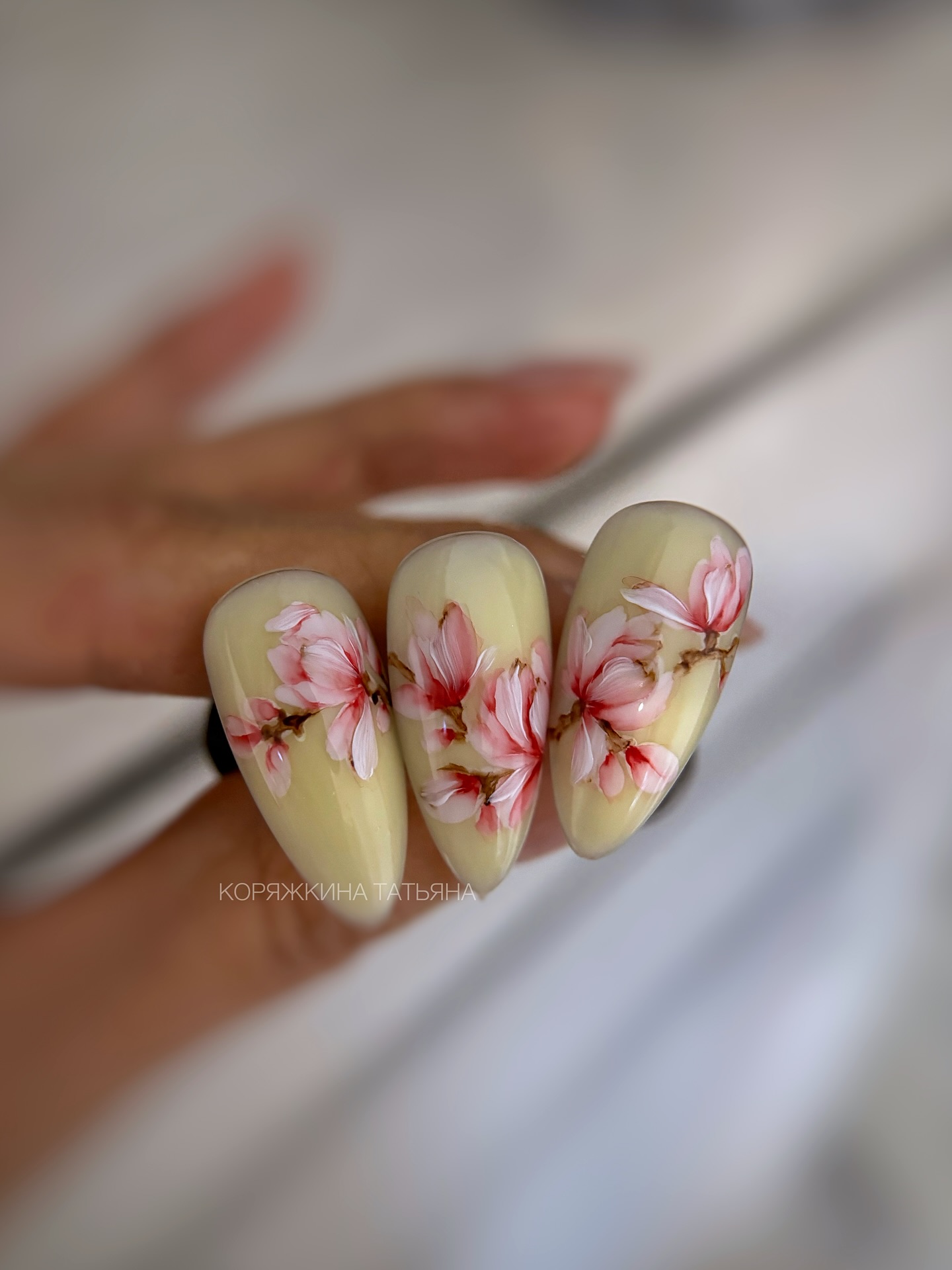 Нежные цвета для ногтей, которые выглядят свежо и дорого