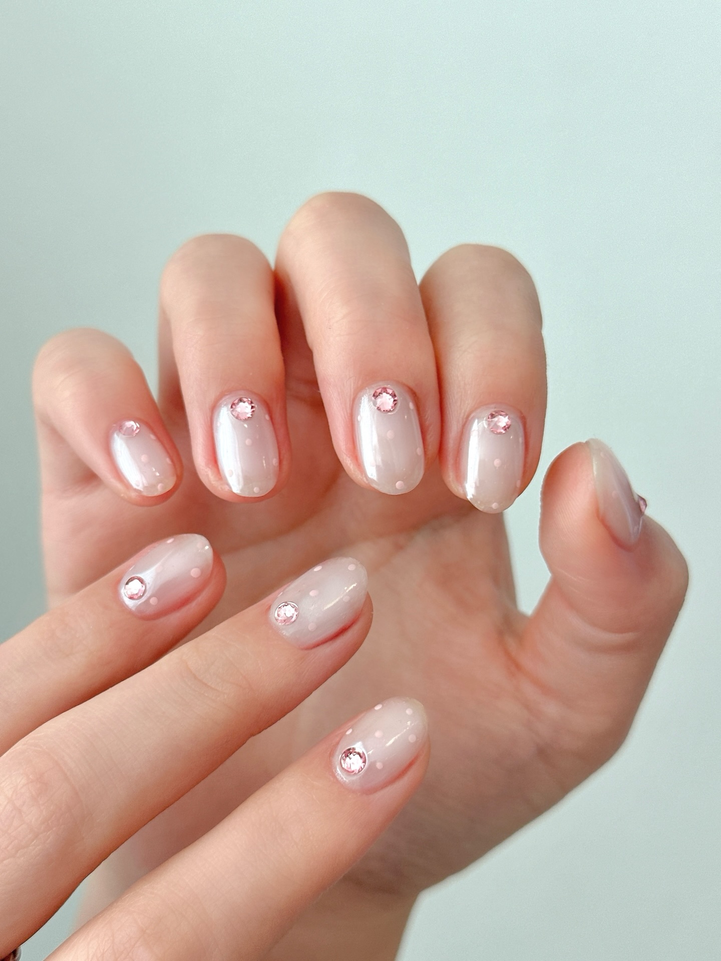 Нежные цвета для ногтей, которые выглядят свежо и дорого