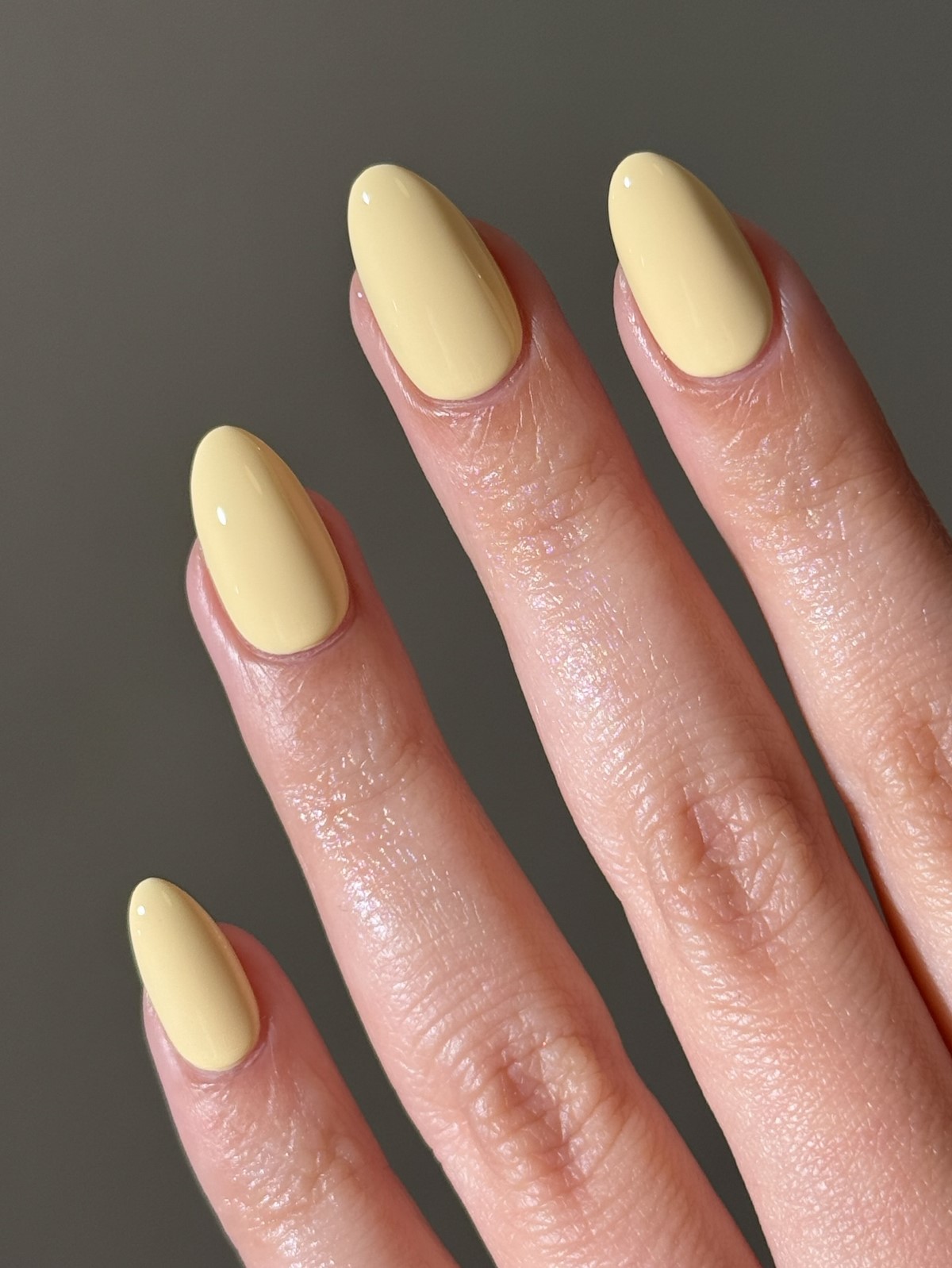 Пастельный маникюр весны 2026: красивые оттенки и дизайны