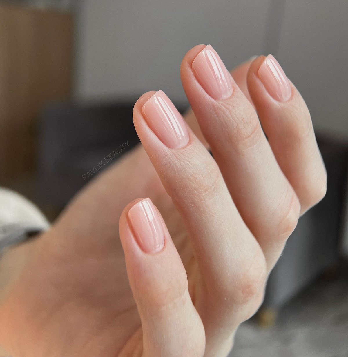 Эти весенние оттенки делают руки ухоженными без дизайна