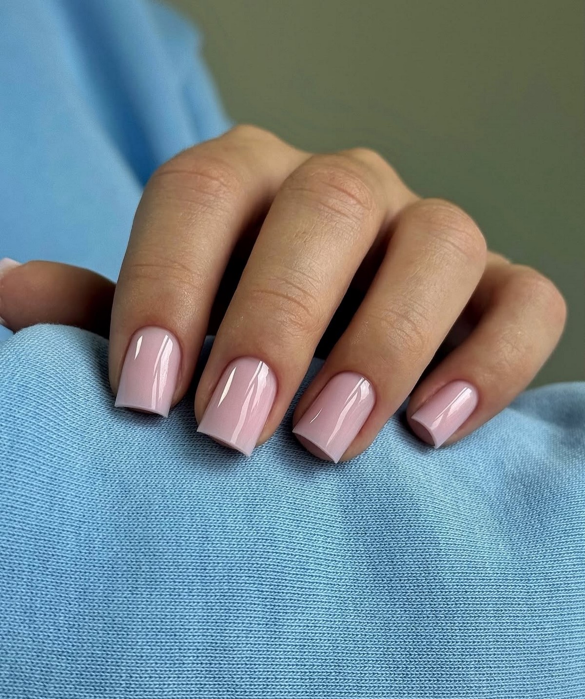 Эти весенние оттенки делают руки ухоженными без дизайна