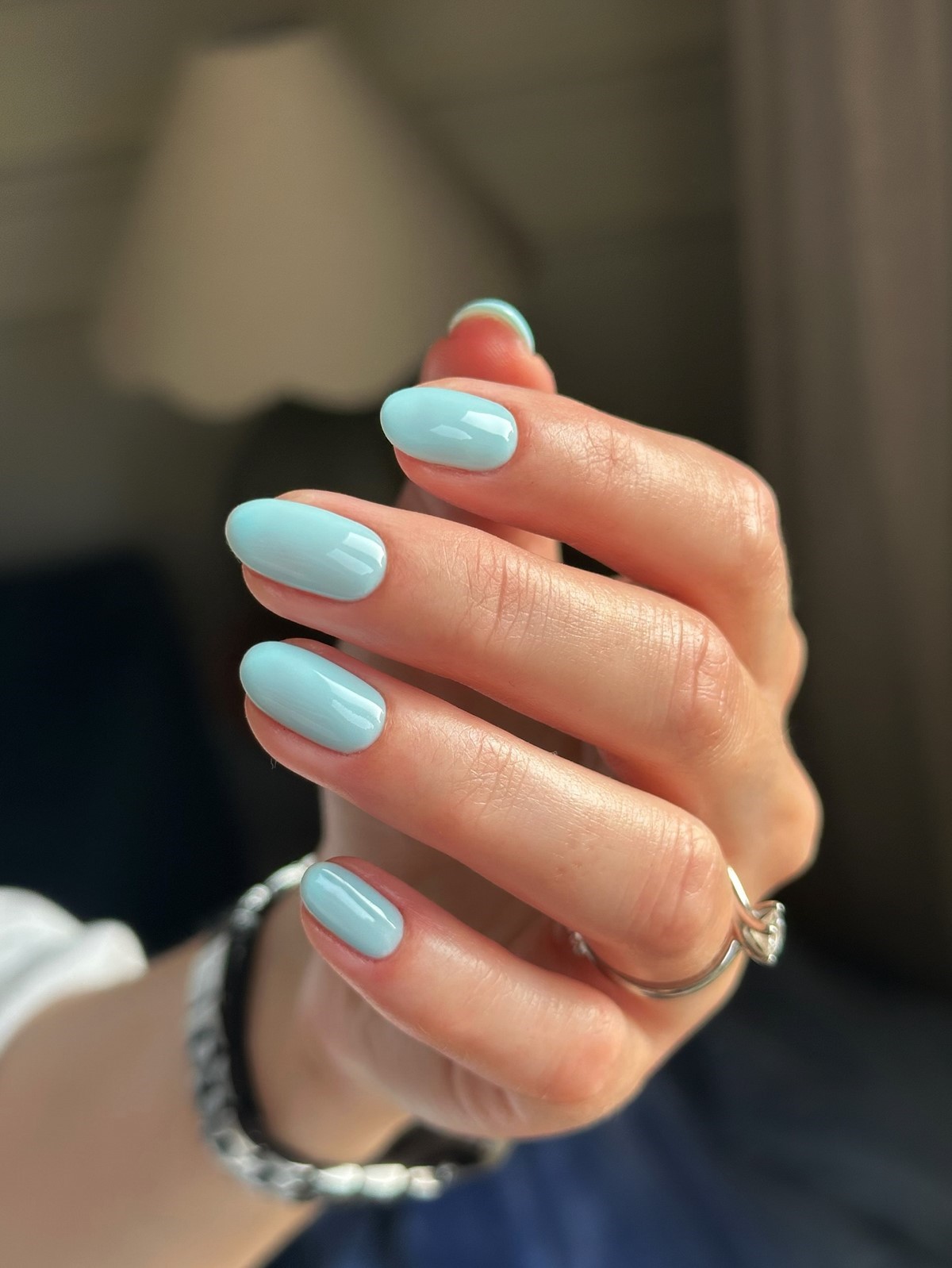 Эти весенние оттенки выглядят дороже и освежают руки