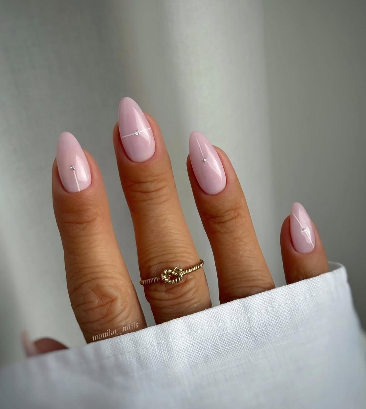 Эти весенние оттенки выглядят дороже и освежают руки