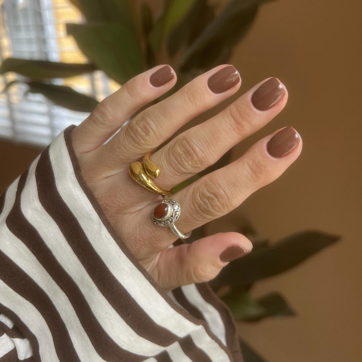 Эти весенние оттенки выглядят дороже и освежают руки