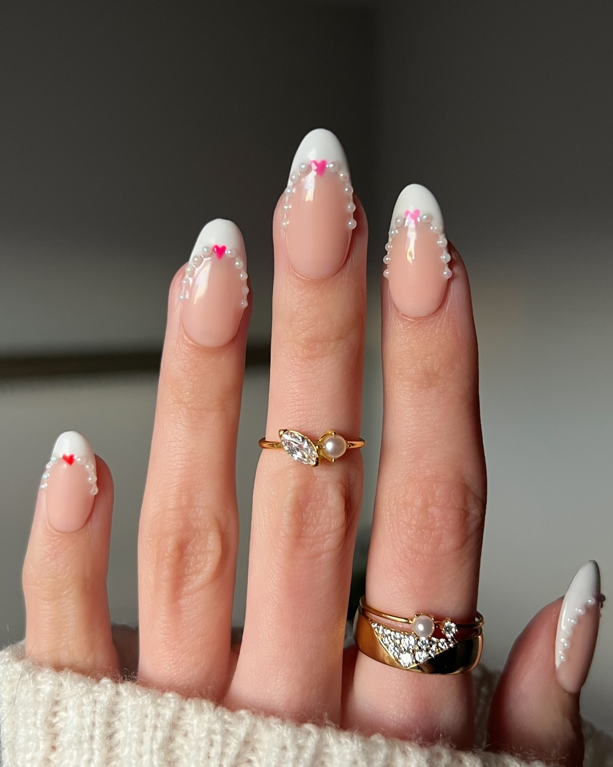 Весенний френч на апрель 2026: свежие формы вместо классики