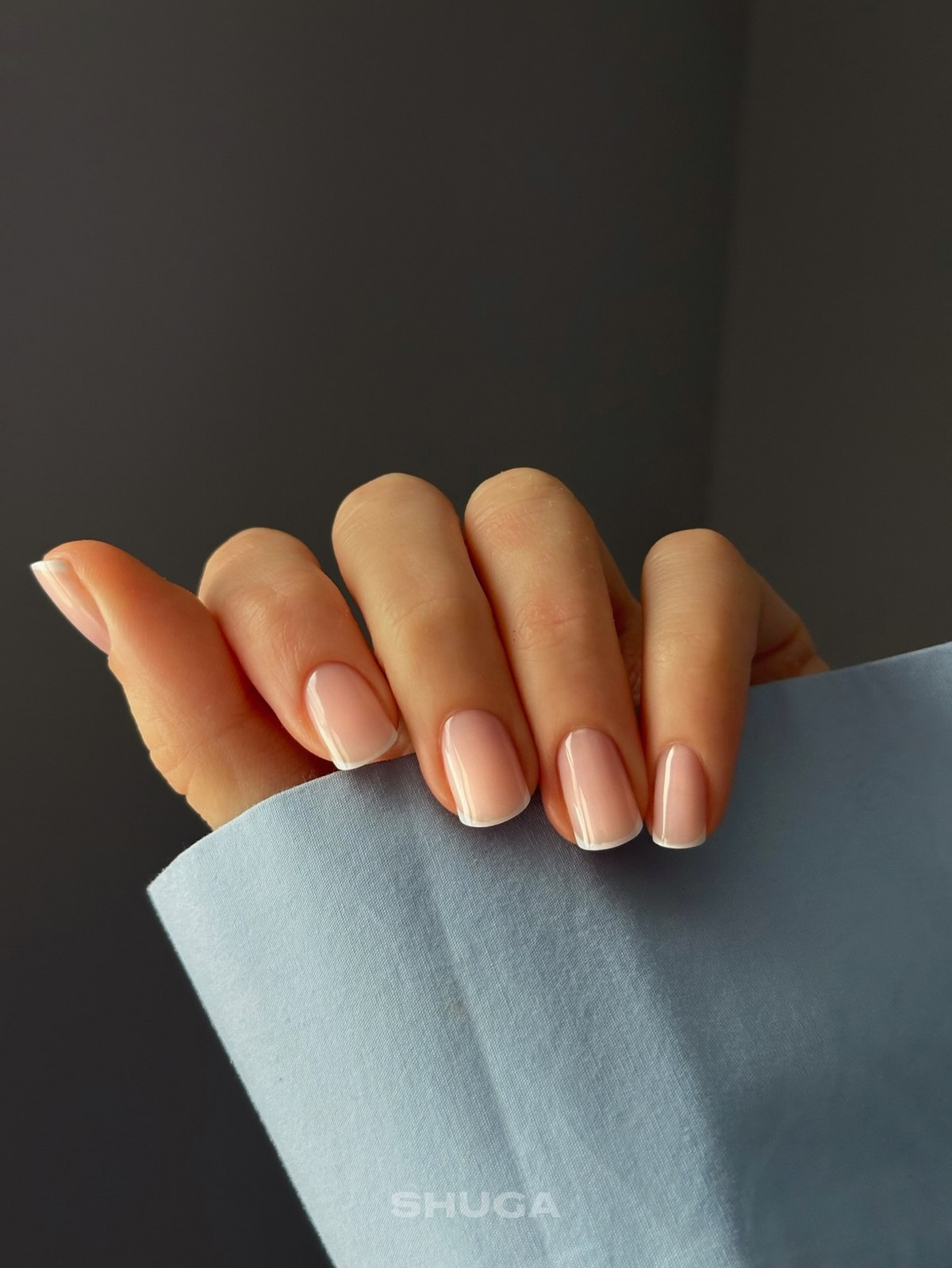 Короткие ногти на апрель: дорогие и аккуратные цвета