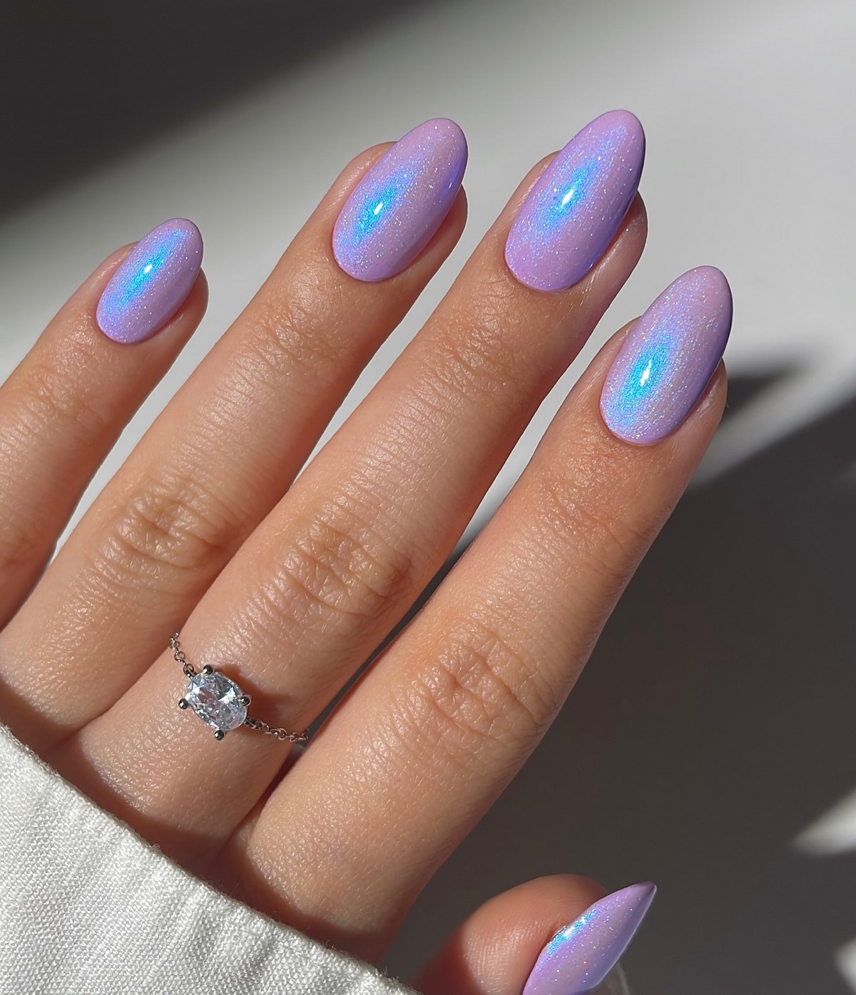 Голубой маникюр весна 2026: самый заметный тренд сезона