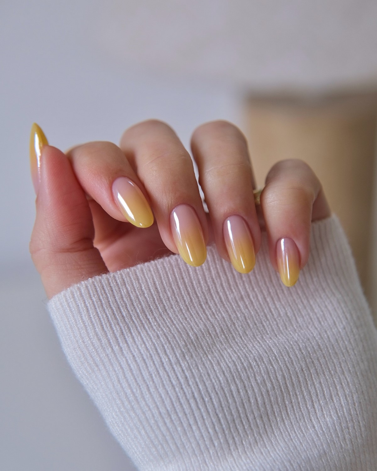 Маникюр на май 2026: оттенки, которые уже меняют тренды