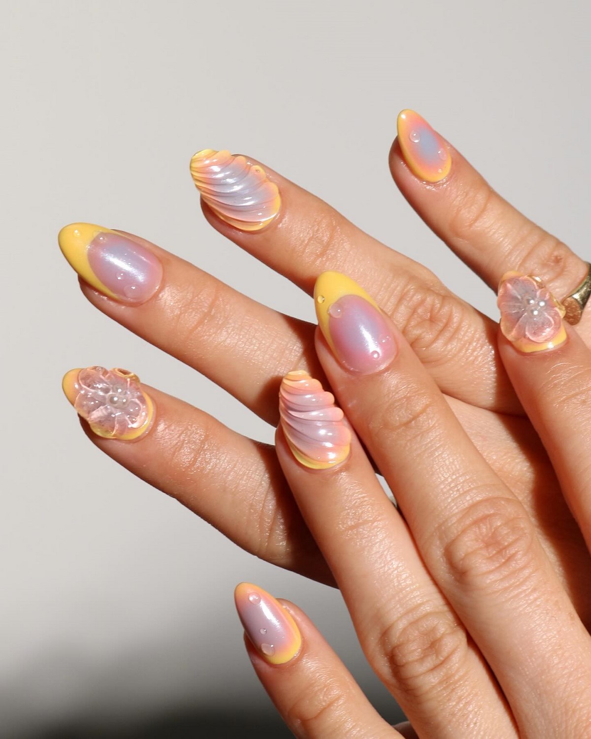 Желейный маникюр: секрет прозрачности, которая стоит дорого