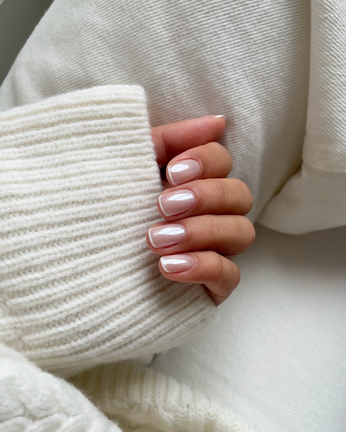 Нежный френч на короткие ногти: минимализм, который выглядит дорого