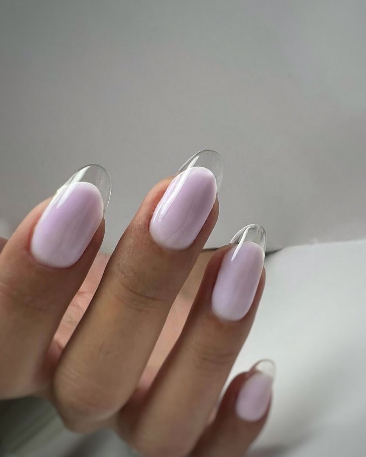 Маникюр с эффектом стекла: секрет дорогого вида