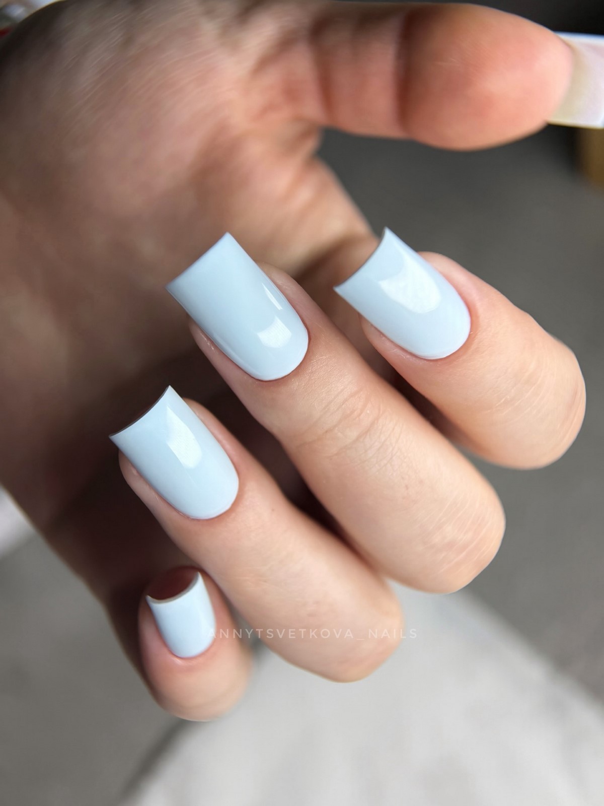 Забудьте про зайчиков на Пасху 2026: какой маникюр выбирают сейчас