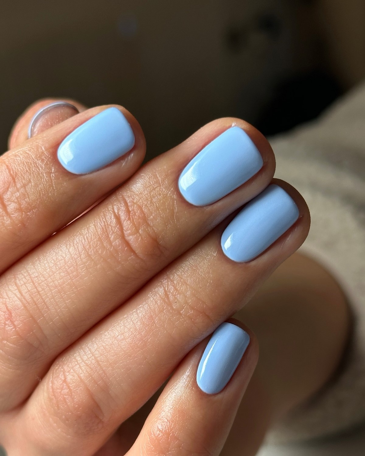 Голубой маникюр весна 2026: самый заметный тренд сезона