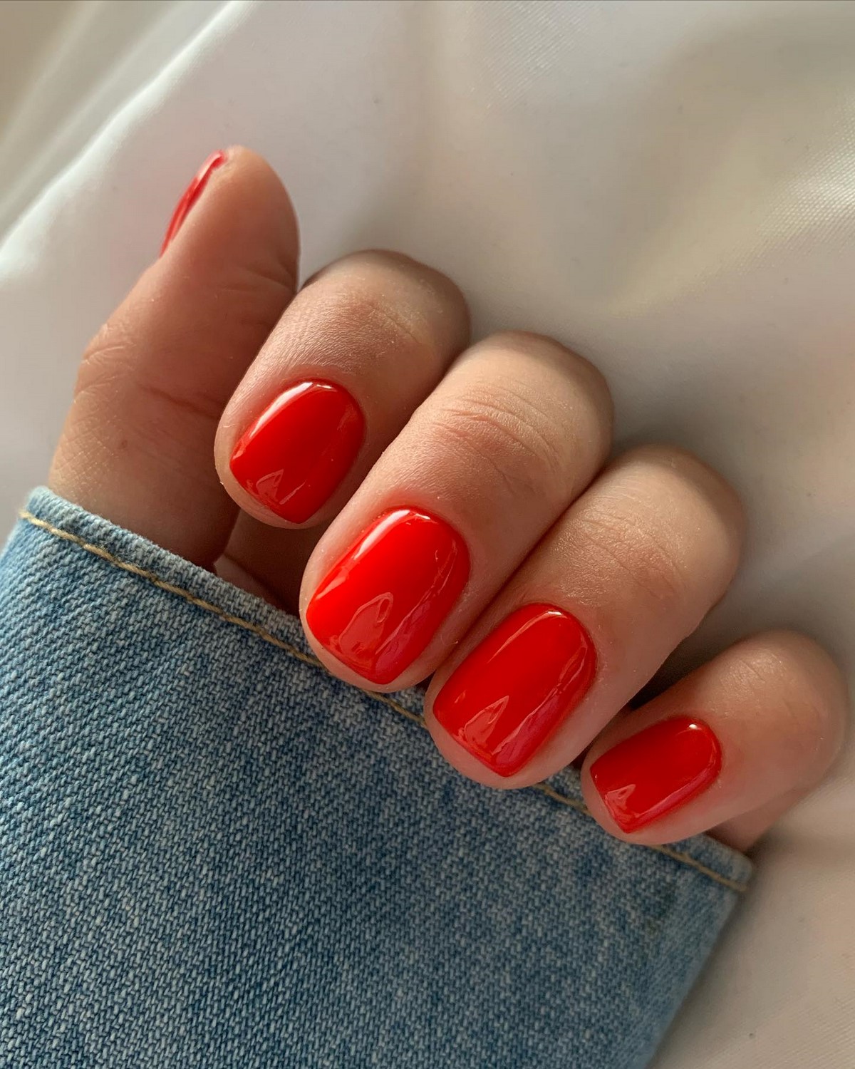 Короткие ногти на апрель: дорогие и аккуратные цвета