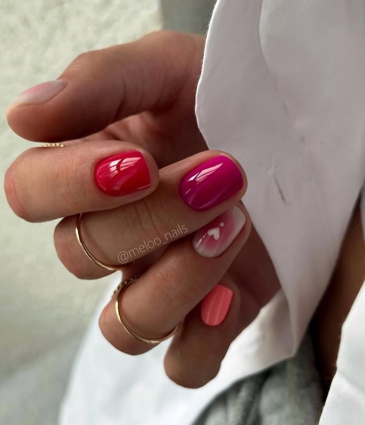 Аура-маникюр 2026 — весенний эффект свечения, который заменяет однотон