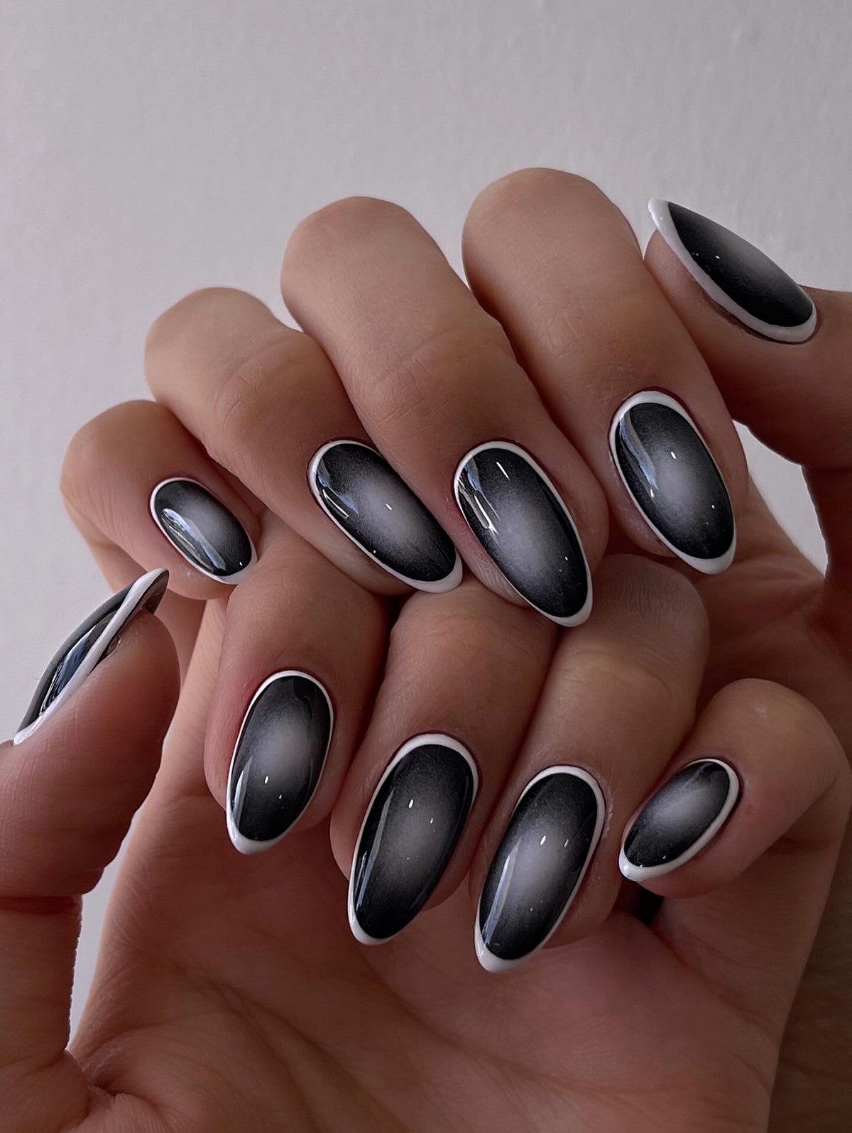 Аура-маникюр 2026 — весенний эффект свечения, который заменяет однотон