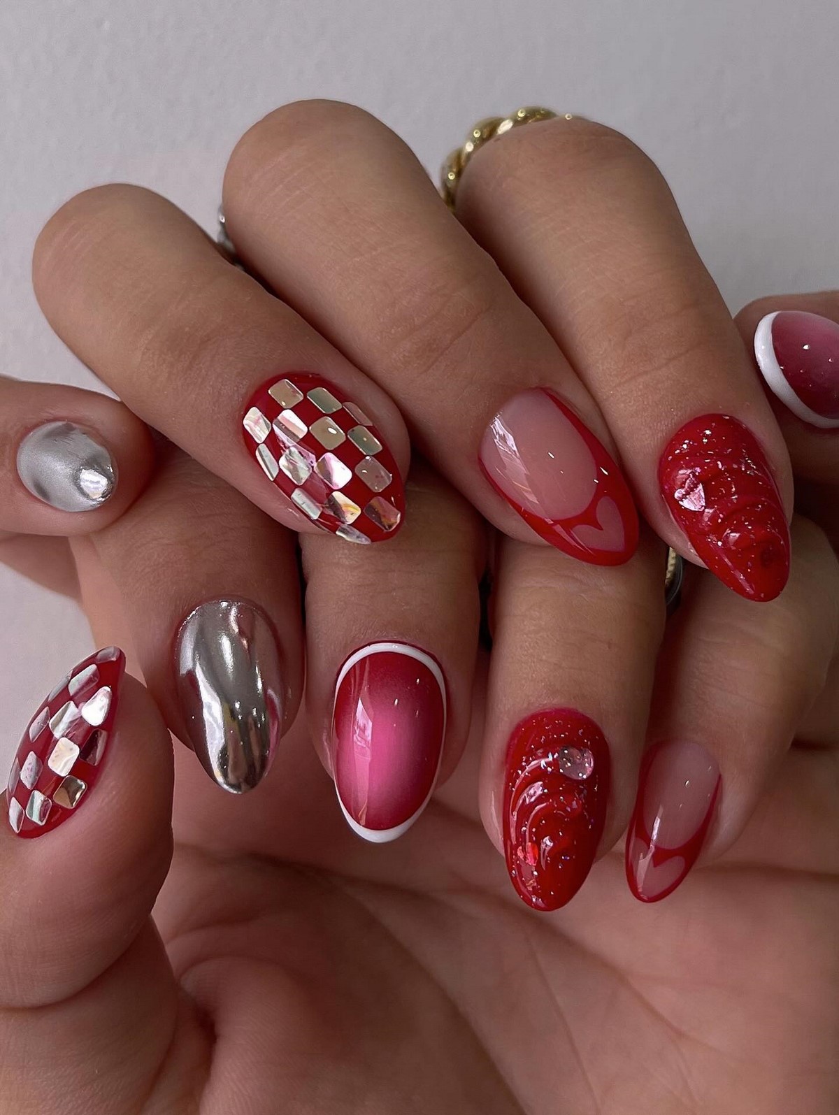 Аура-маникюр 2026 — весенний эффект свечения, который заменяет однотон