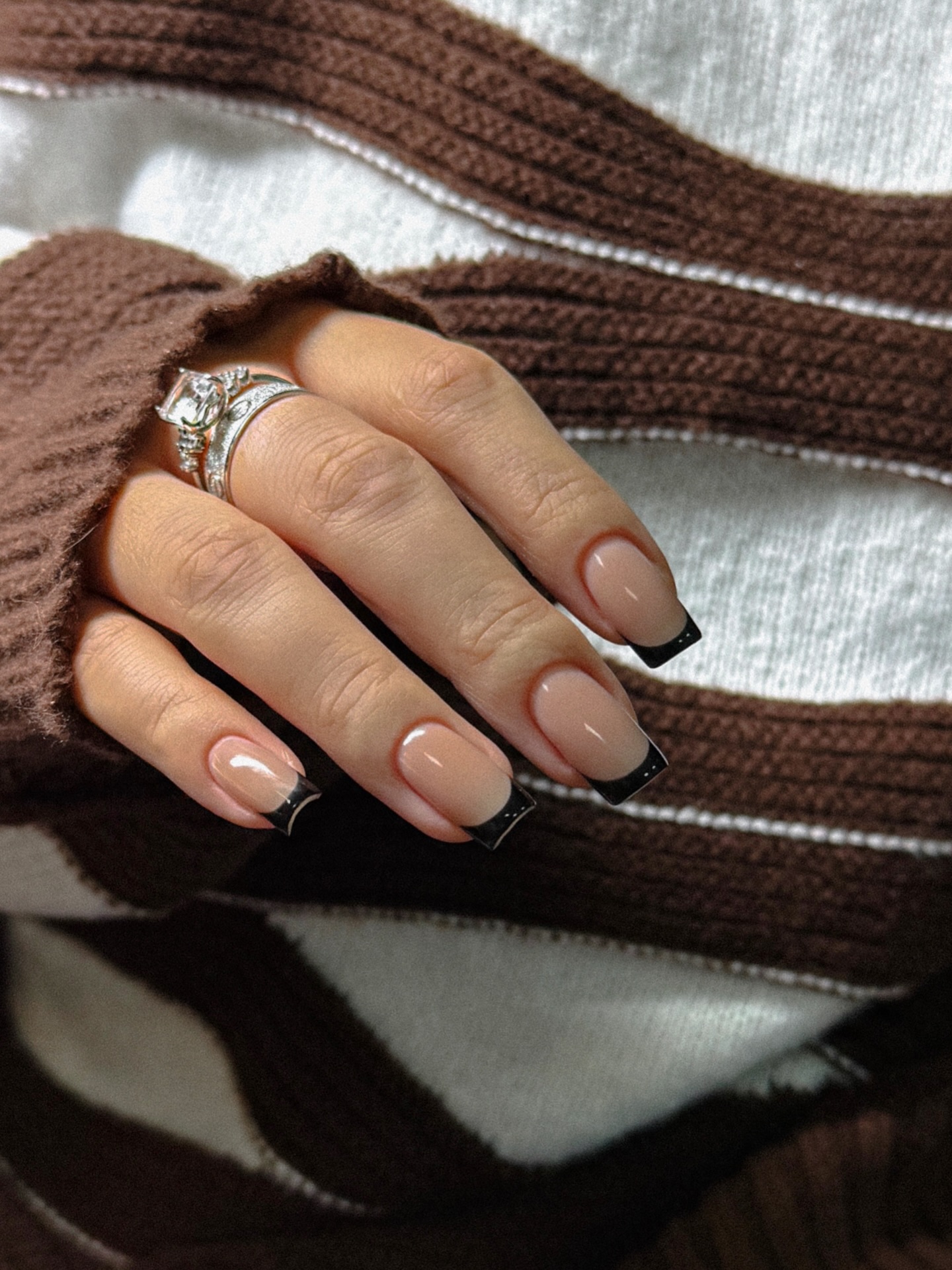 Бежевый маникюр весной 2026: тихая сенсация сезона