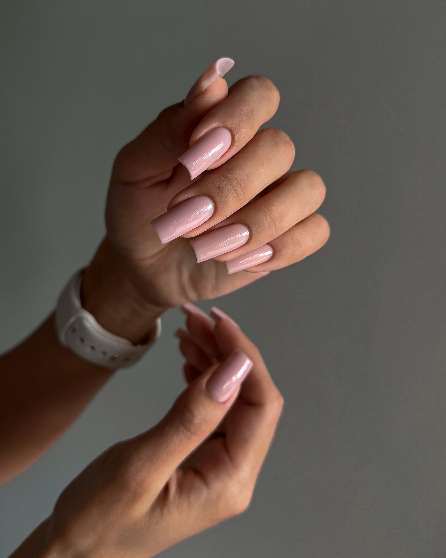 Бежевый маникюр весной 2026: тихая сенсация сезона